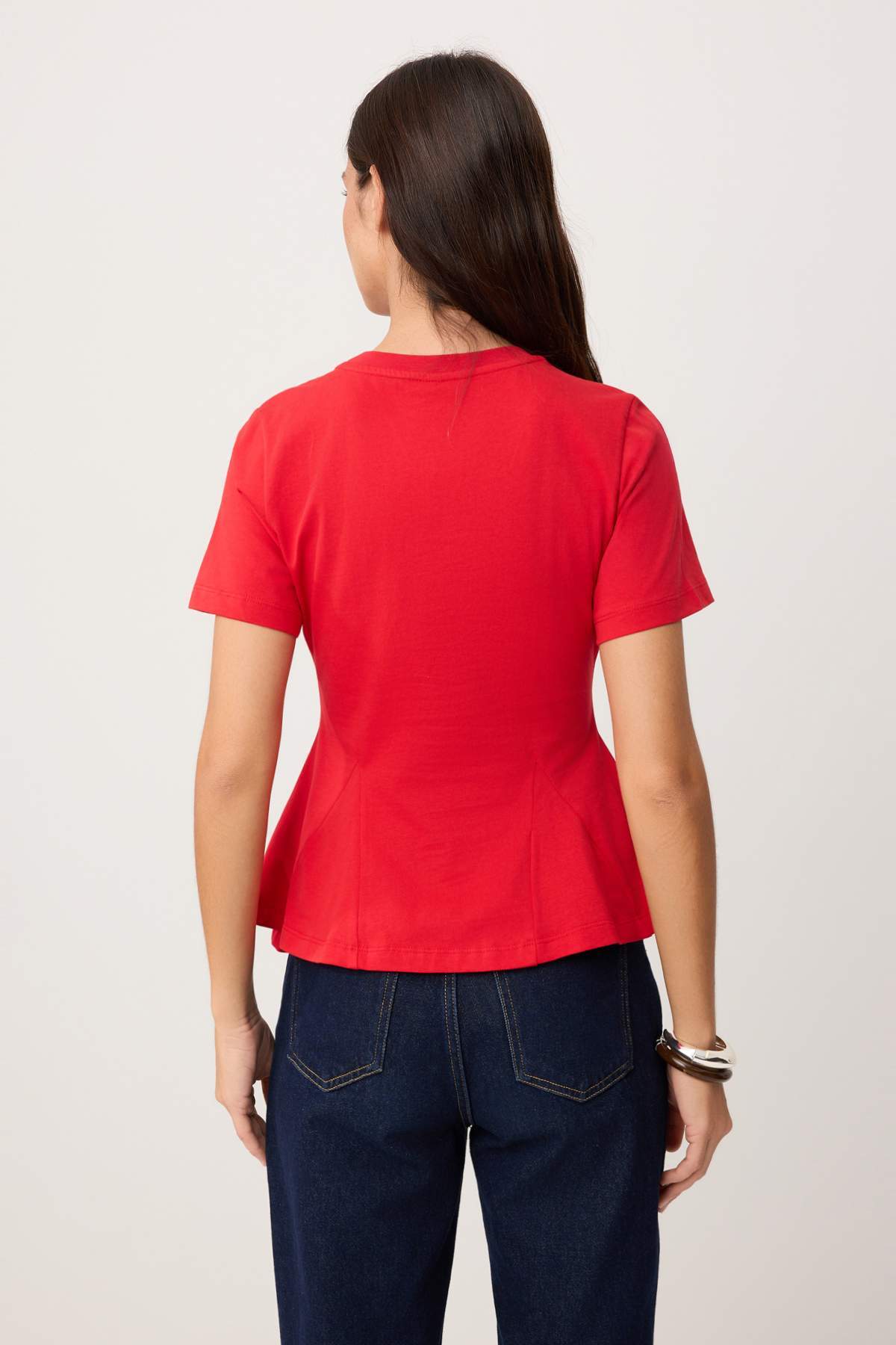 Trendyolmilla  Kırmızı Düz Peplum Bisiklet Yaka Standart Kol Kısa %100 Pamuk Örme Bluz TWOSS26BZ00028 - Görsel 4