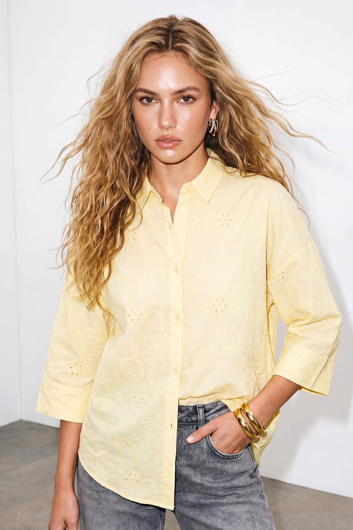 Trendyolmilla  Sarı Oversize Brode Dantel Nakışlı Pamuklu Truvar Kol Gömlek TDRSS26GO00033 - Görsel 3