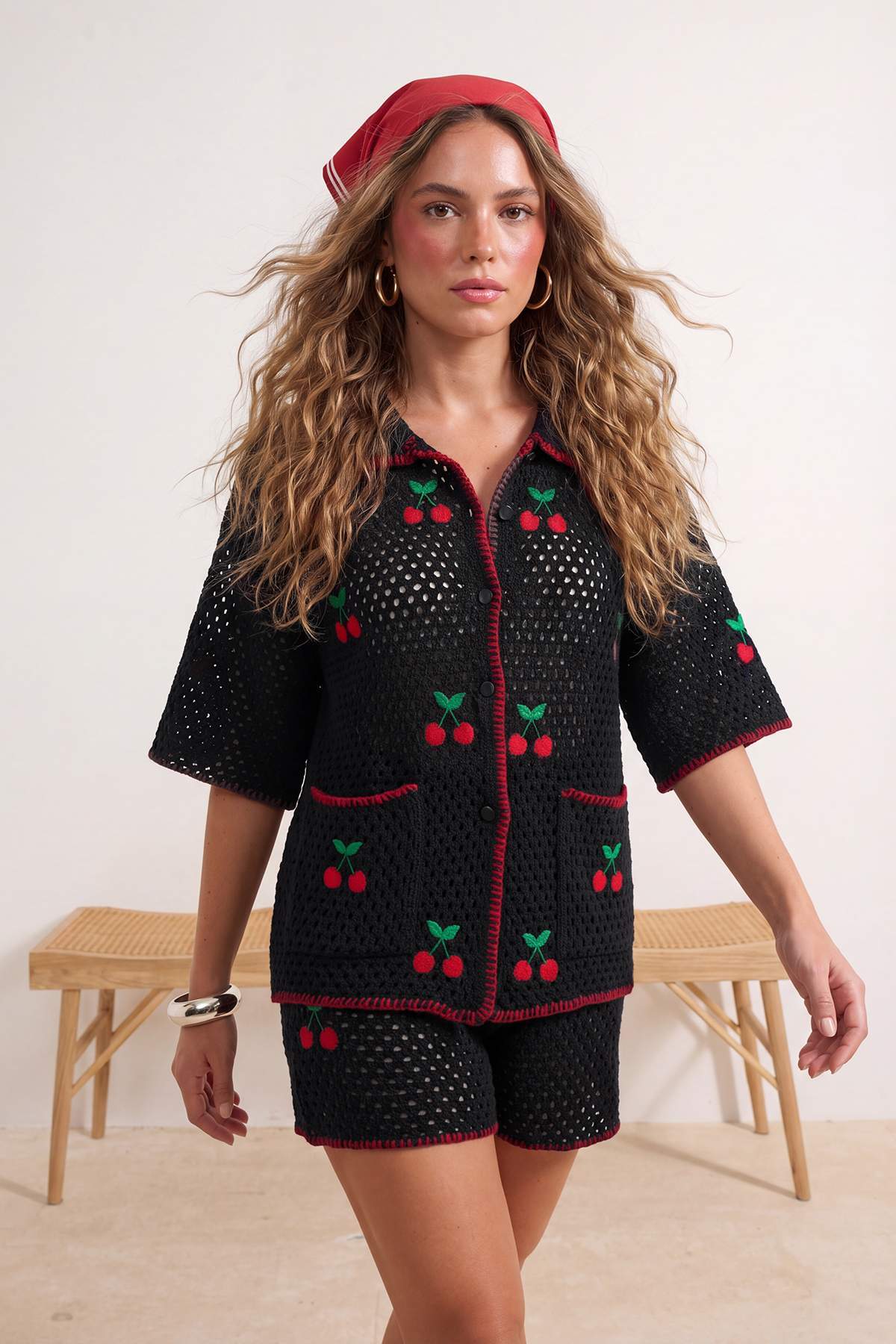 Trendyolmilla  Siyah Triko Oversize Kiraz Motifli 100% Pamuk Plaj Gömlek Şort Takım TBESS26AU00009 - Görsel 2