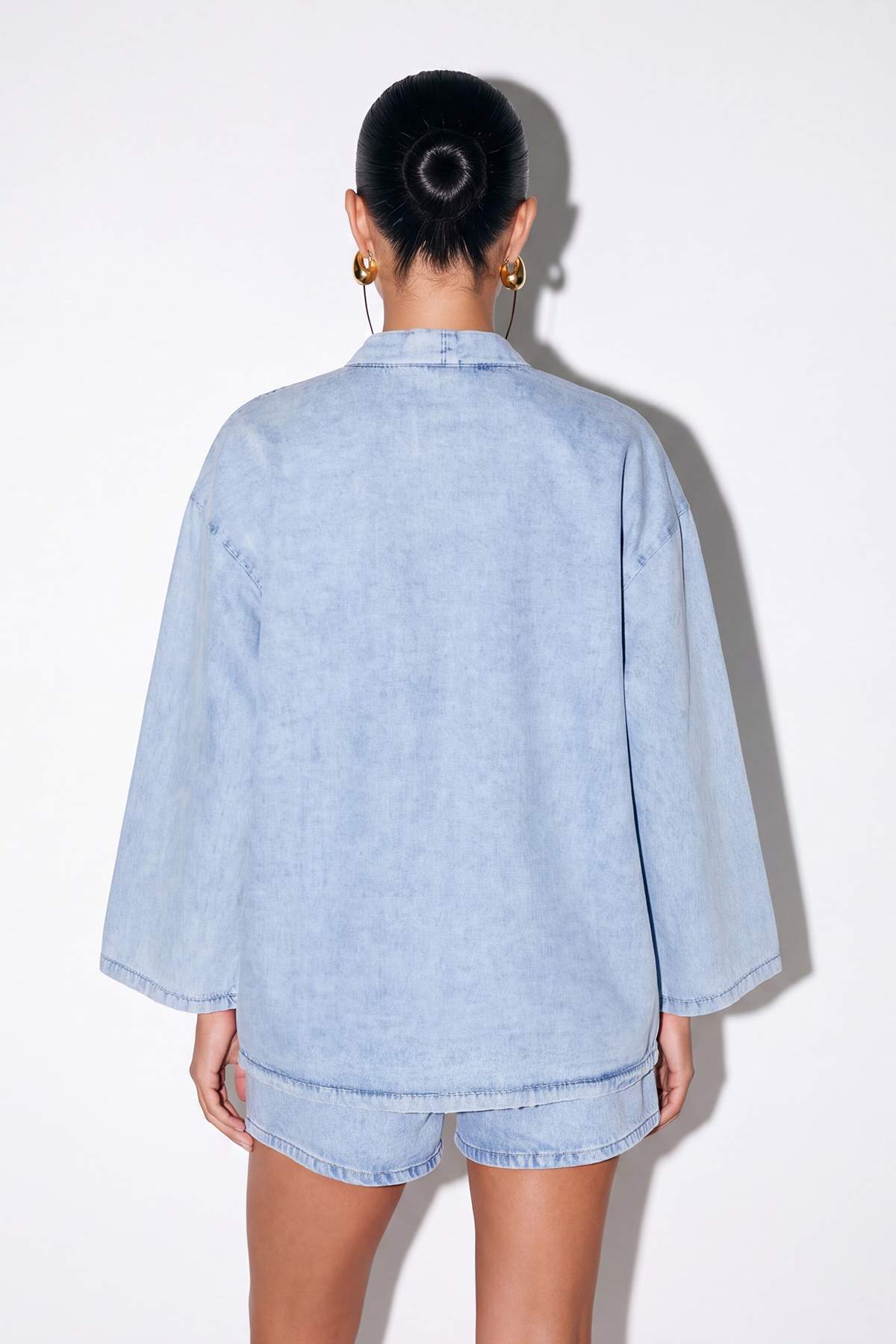 Trendyolmilla  Açık Mavi V Yaka Önü Bapğlamalı Denim Kimano TDRSS26GO00024 - Görsel 3