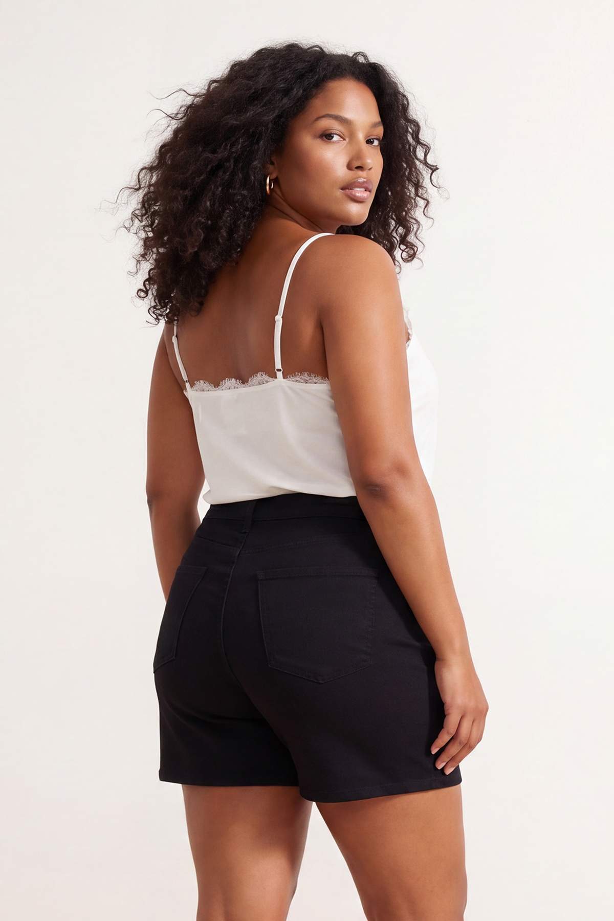 Trendyolmilla  Solmayan Siyah Yüksek Bel Esnek Kumaş Wideleg Fit Büyük Beden Denim Şort TBBSS26AP00039 - Görsel 6