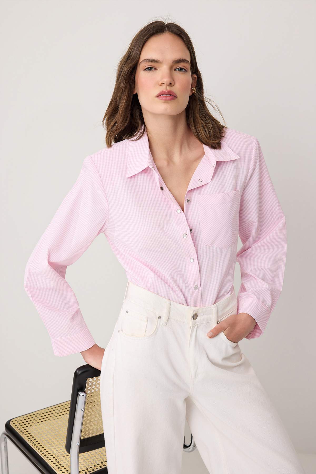 Trendyolmilla  Pembe-Çok Renkli Kareli Vatkalı Geniş Manşetli Oversize Gömlek TWOAW26GO00127