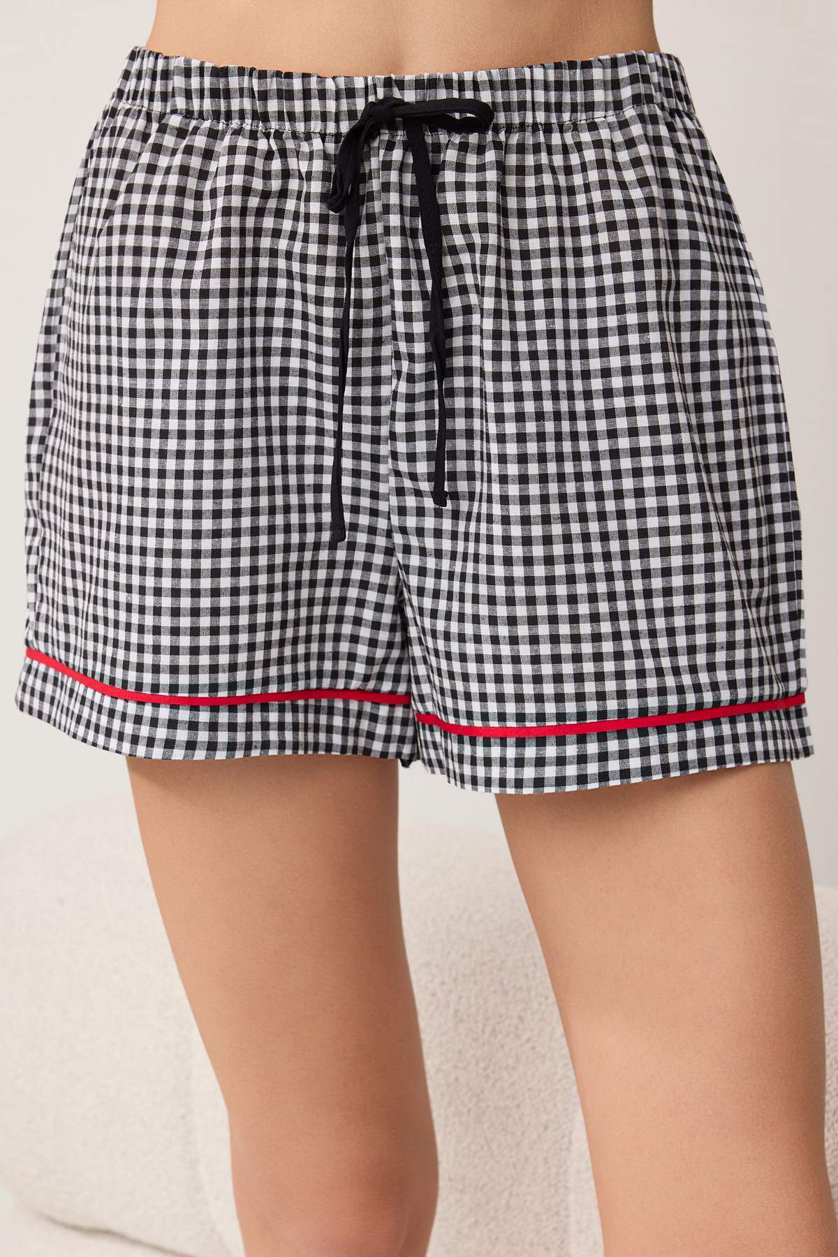 Trendyolmilla  Siyah Baskılı Shally Dokuma Pijama Takımı THMSS26PT00185 - Görsel 3