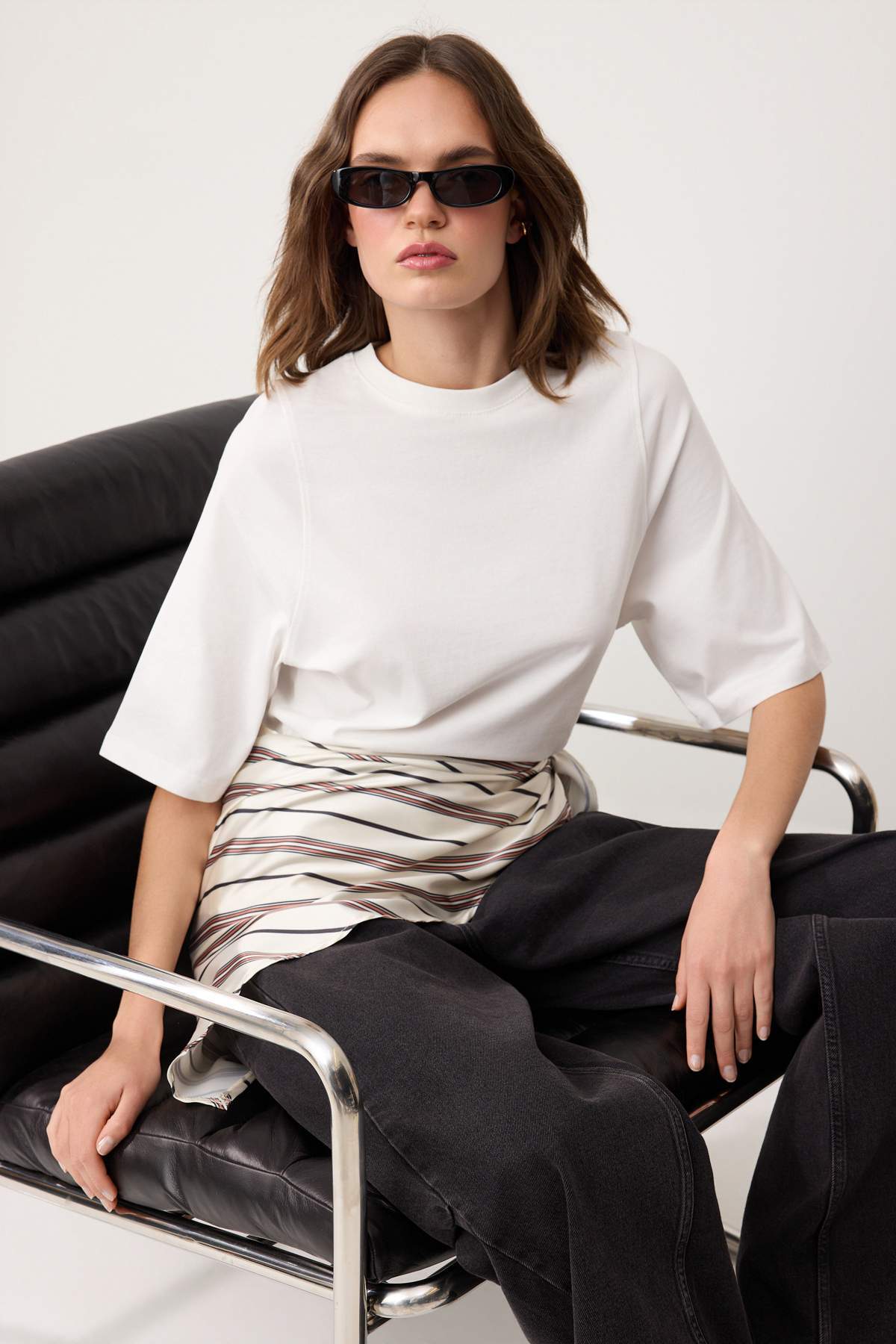 Trendyolmilla  Ekru Regular/Normal Kalıp Şal Detaylı Düşük Kol Kısa Kollu %100 Pamuk Örme T-Shirt TWOSS26TS00192 - Görsel 2