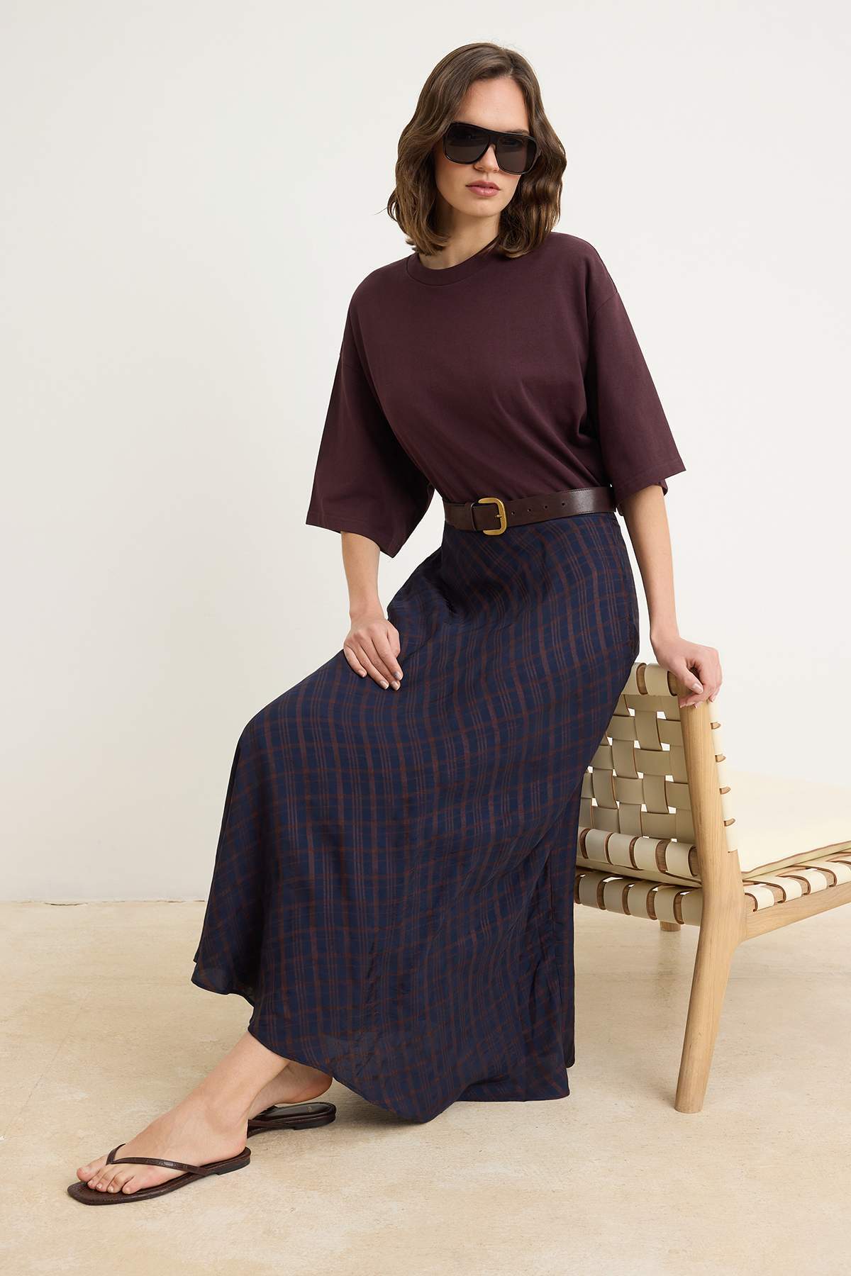 Trendyolmilla  Lacivert Astarlı Ekoseli Dökümlü Etek TCTSS26EE00022 - Görsel 2