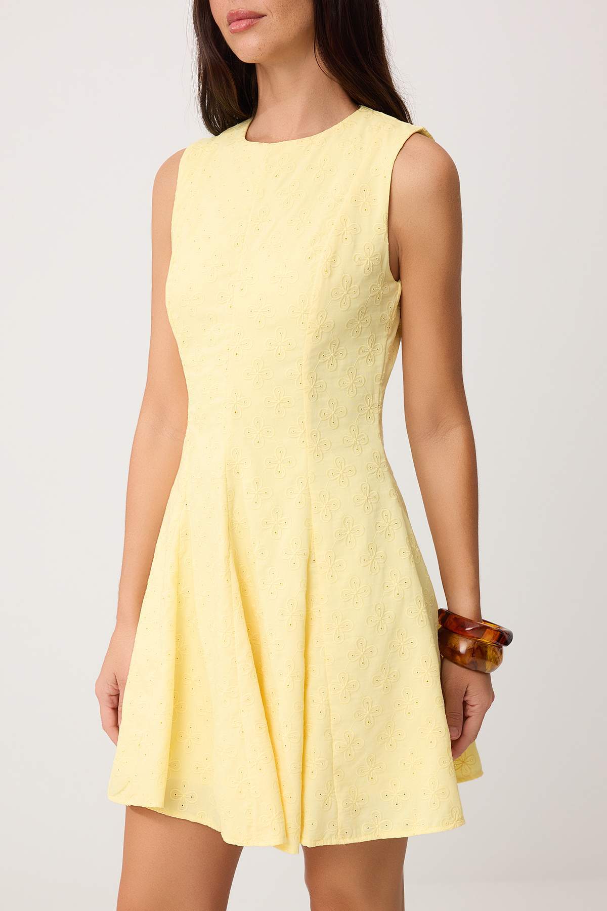 Trendyolmilla  Sarı Düz Brodeli Kısa / Mini Dokuma Elbise TWOSS25EL00884 - Görsel 3