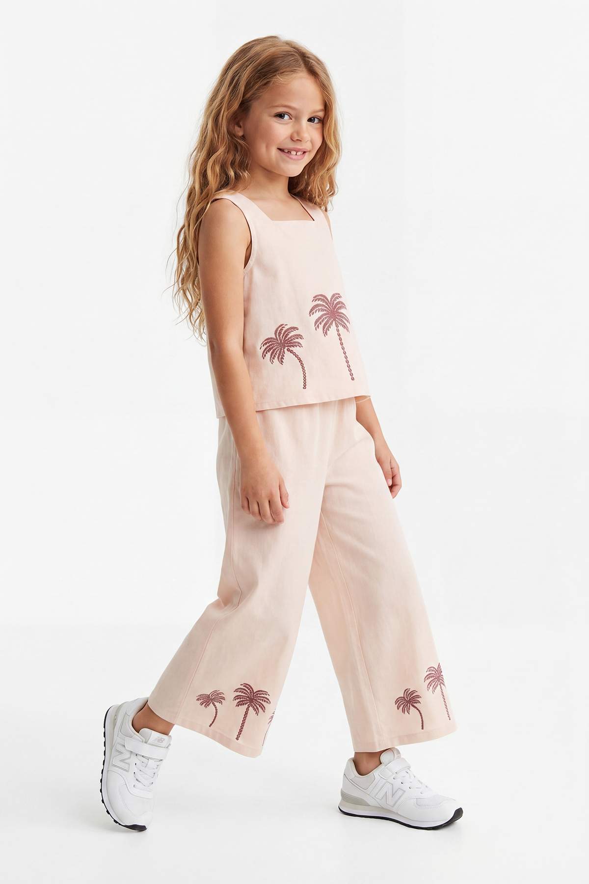 Trendyolmilla  Pudra Nakışlı / İşlemeli Örme Kız Çocuk Müslin Alt - Üst Takım TKDSS26AU00087