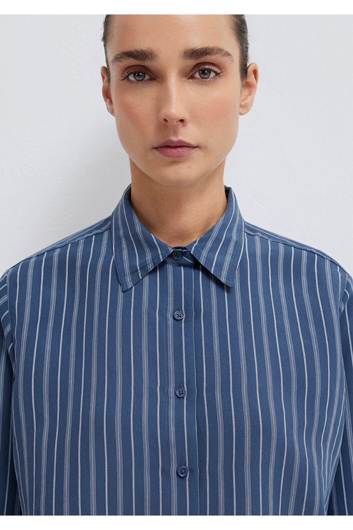 Çizgili (TENCEL™) Liyosel Karışımlı Gömlek Loose Fit / Bol Rahat Kesim 1211373-91385 — سرمه‌ای — تصویر 6 از 7
