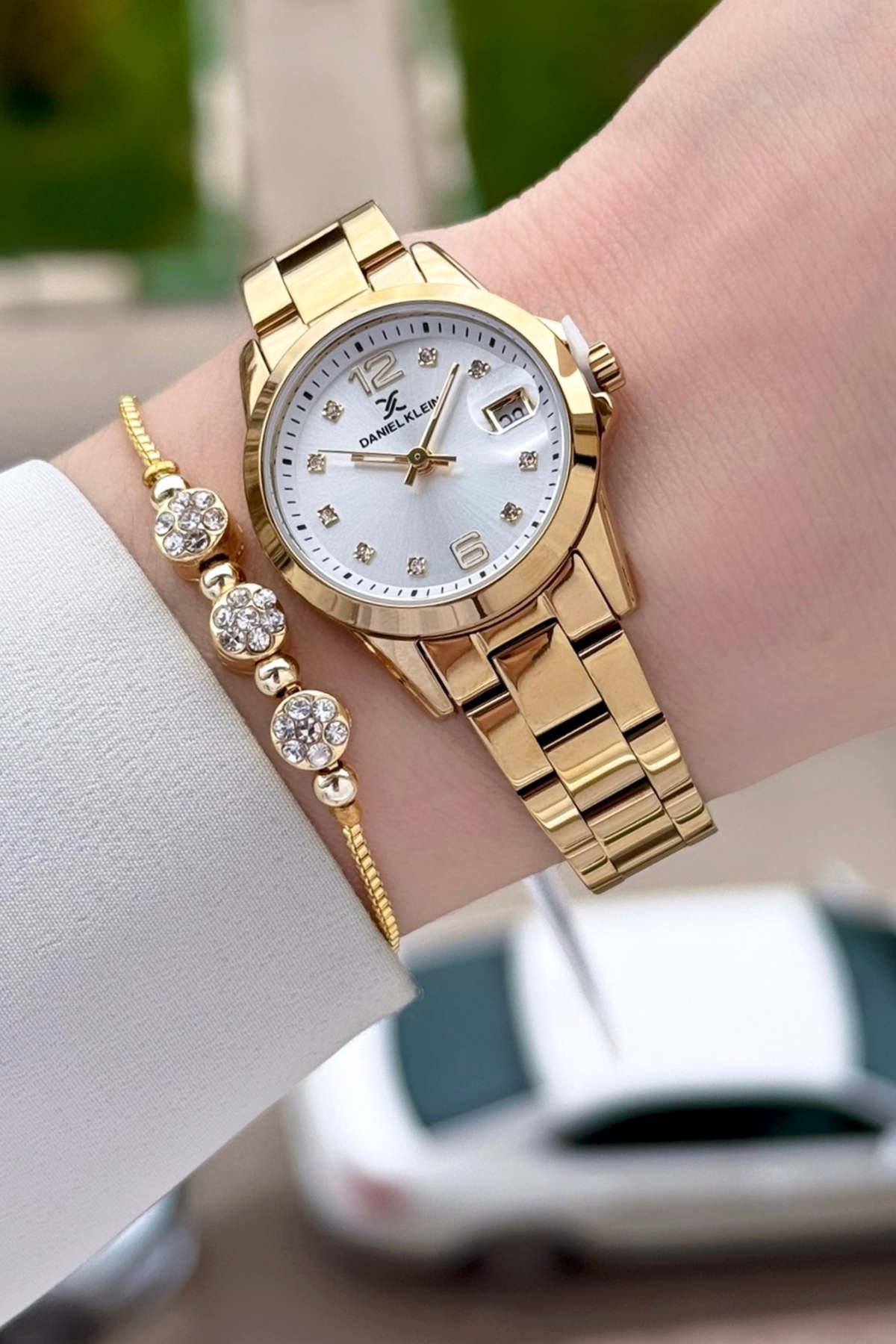 Gold Color 28 mm Women's Wrist Watch and Bracelet