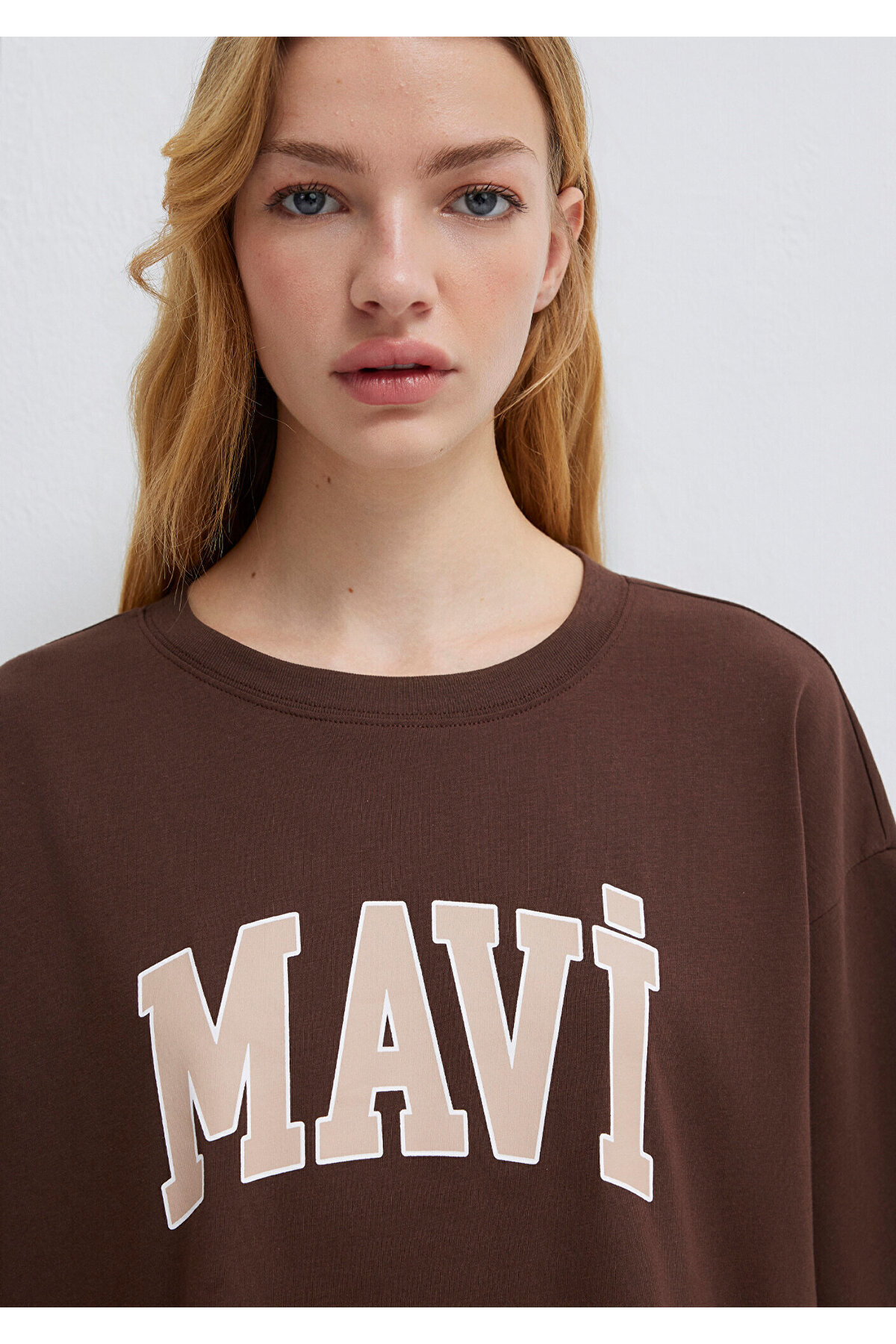 Mavi  Logo Baskılı Kahverengi Tişört Oversize / Geniş Kesim 1600843-88062 - Görsel 6