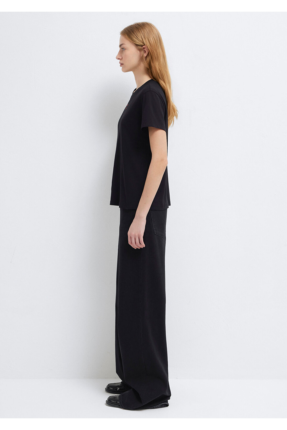 Mavi  Logo Baskılı Siyah Tişört Semi Slim Fit / Yarı Dar Kesim 1601185-900 - Görsel 4