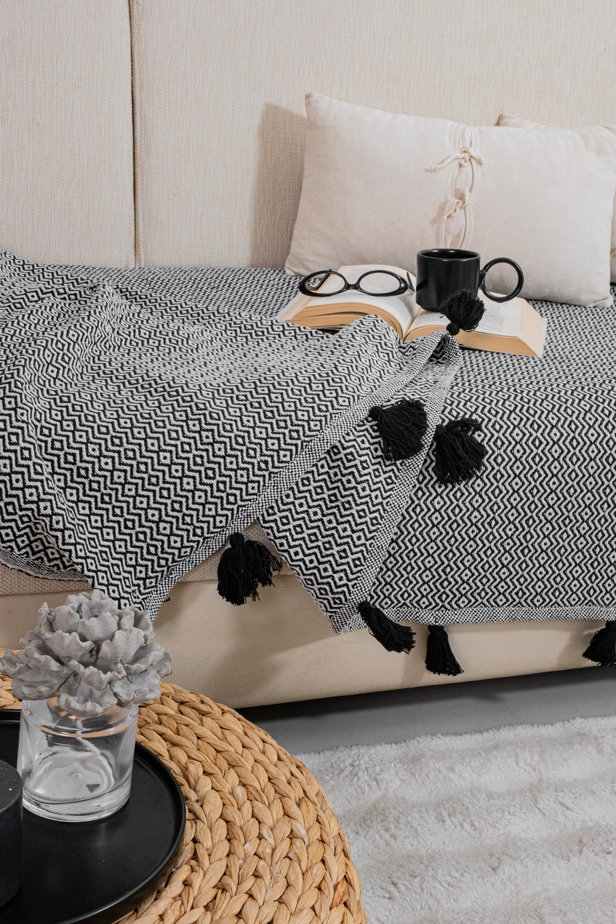 Lavi Pompom Black Sofa Cover 115 x 200 cm Sofa Sofa Bed Sofa Cover Shawl Fringed