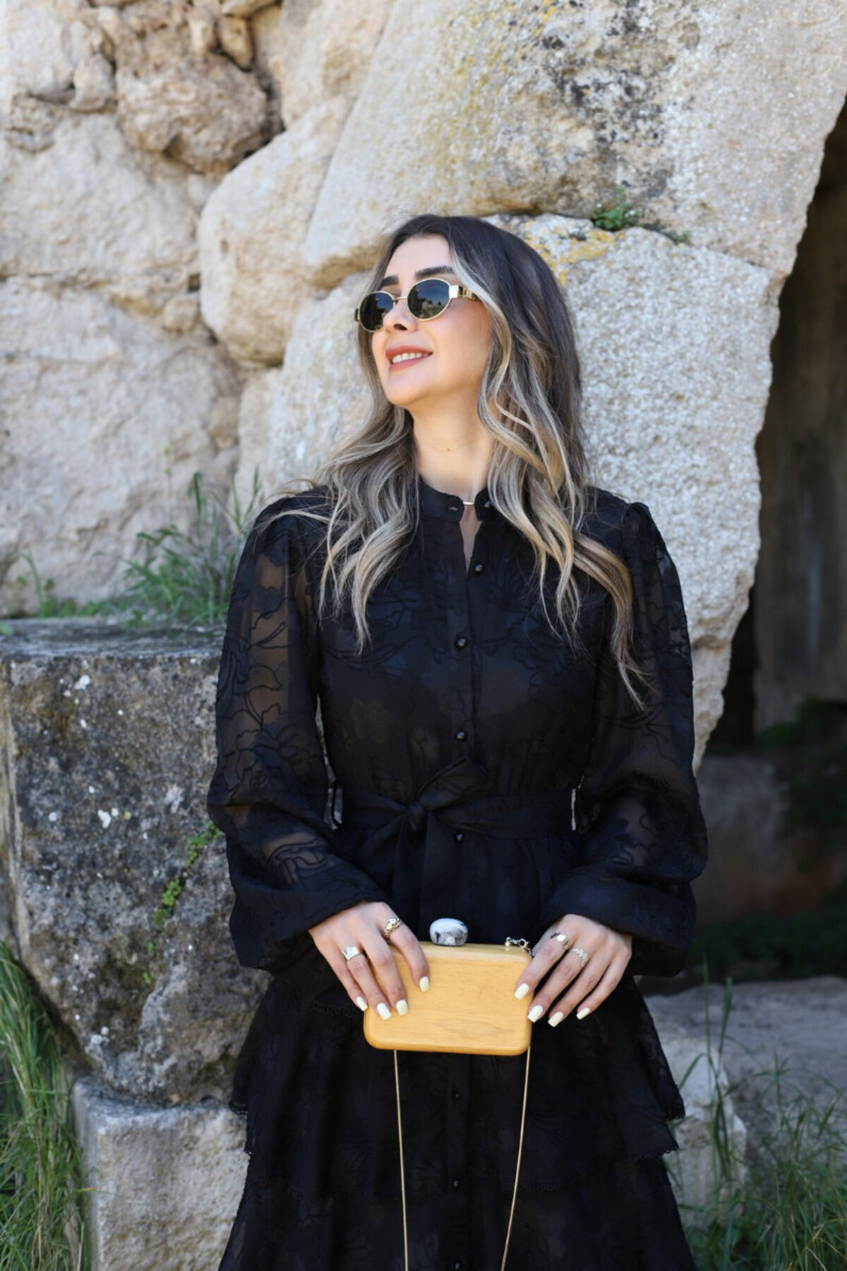 bytugcekaya  Siyah Kat Kat Nakış Detaylı Tasarım Elbise - Görsel 2