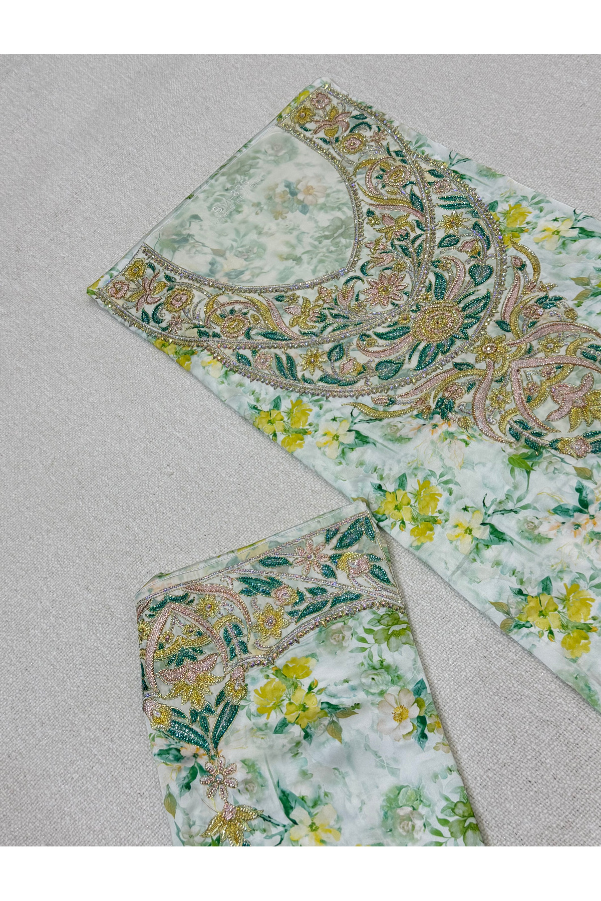 مخور مخاوير حرير أماراتيه / قطعة قماش بدون تفصيل ب...