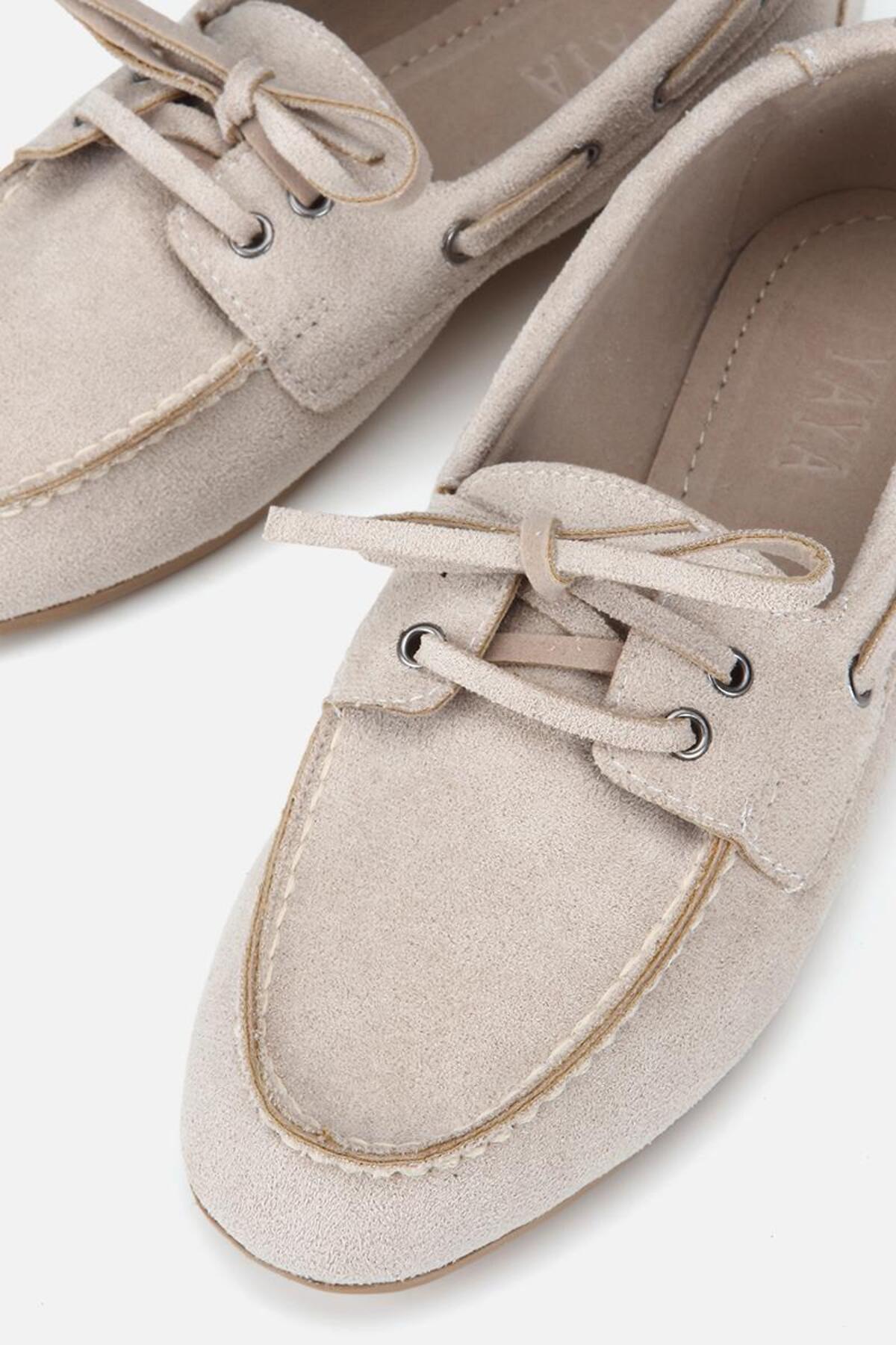 Yaya by Hotiç Kadın Bej Süet Bağcıklı Dikiş Detaylı Loafer görsel 4