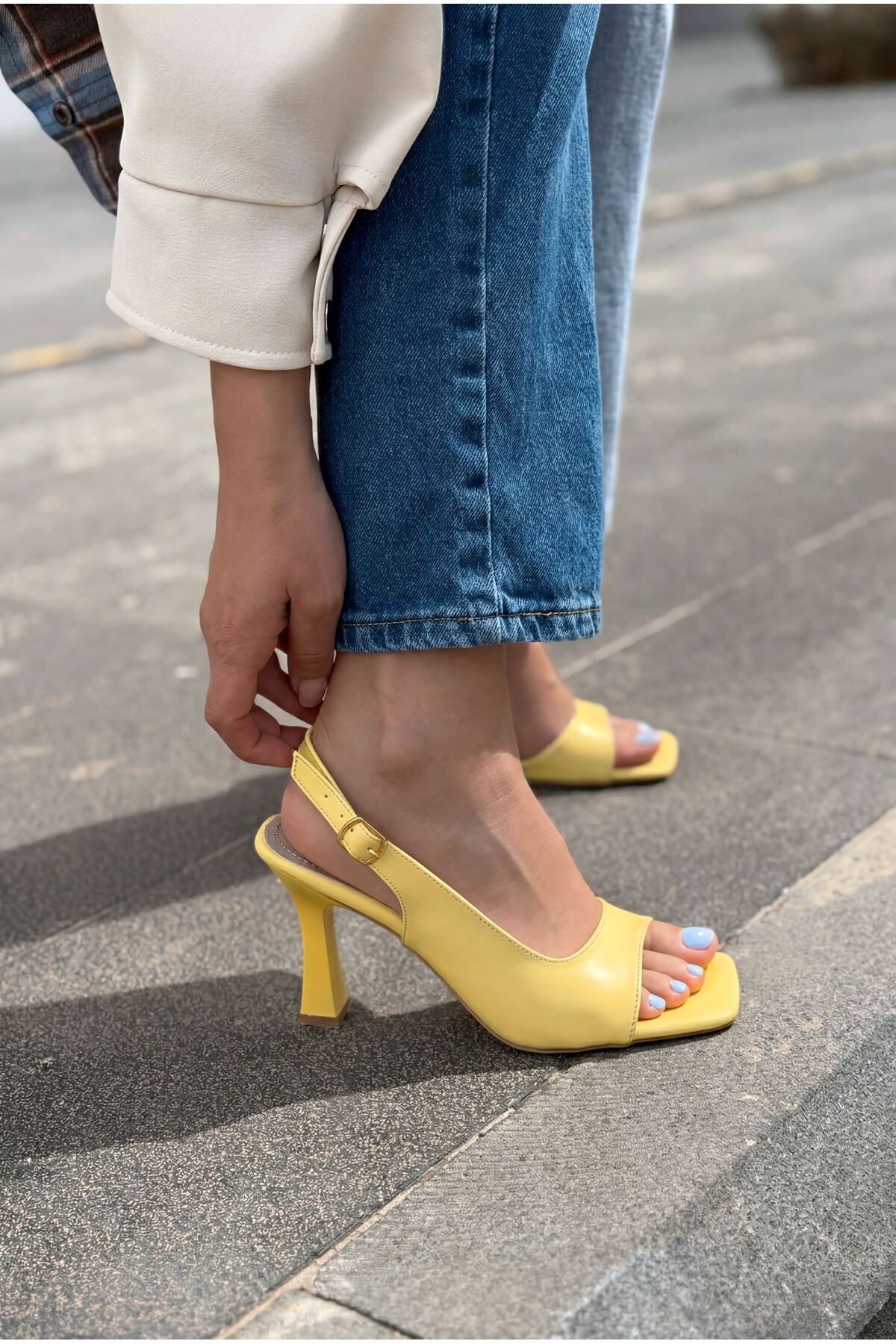 I Love Shoes Solvion Topuklu Sandalet Sarı Mat Deri görsel 3