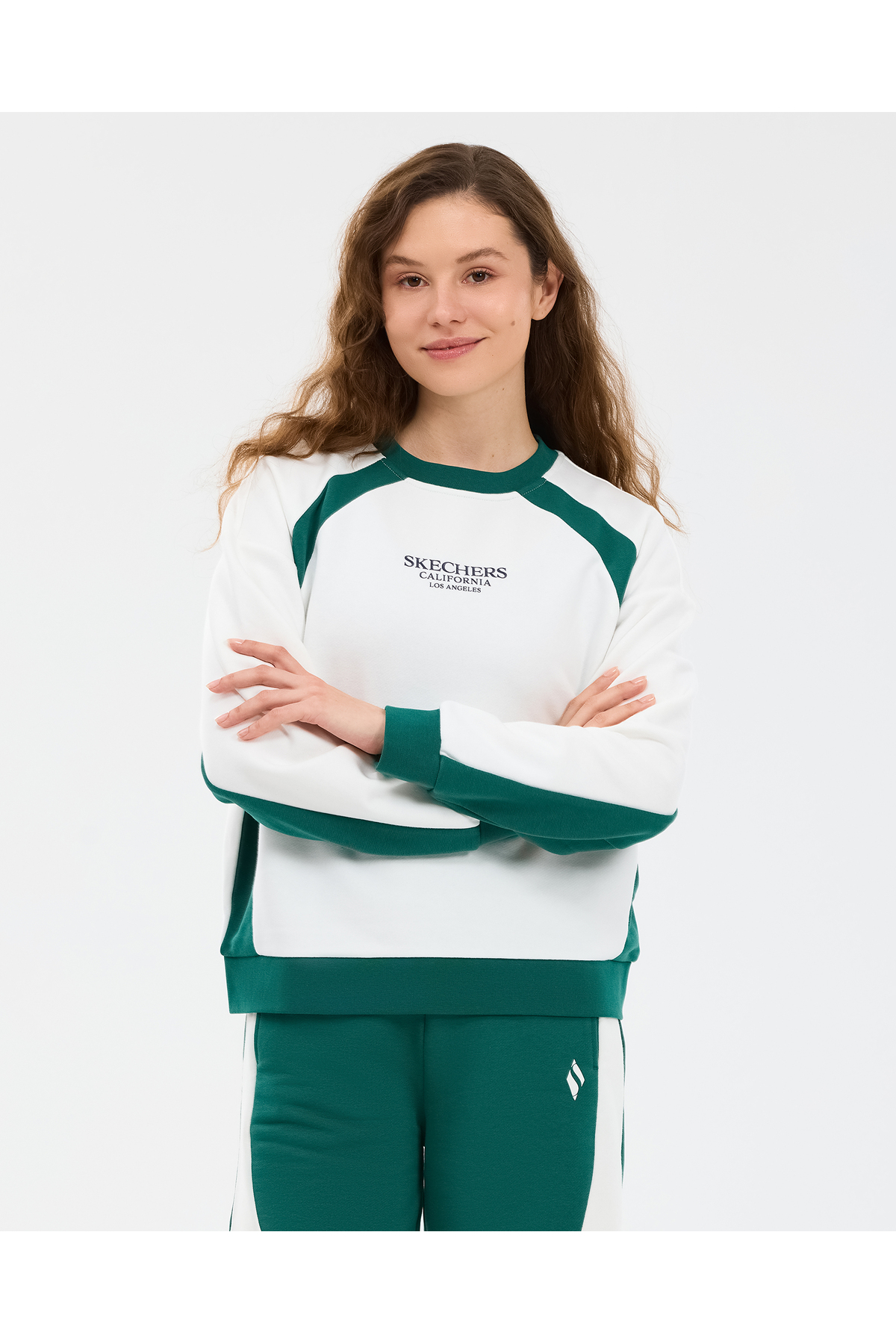 SKECHERS W LW Fleece Loose Fit Sweatshirt Kadın Beyaz Sweatshirt S2610028-3855