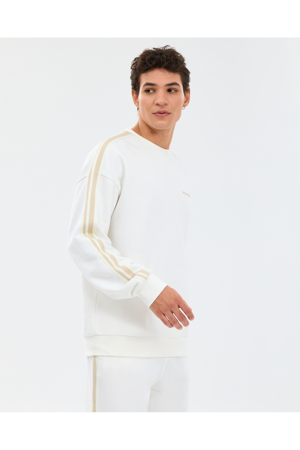 SKECHERS M LW Fleece Crew Neck Sweatshirt Erkek Beyaz Sweatshirt S2610103-3855 görsel 2