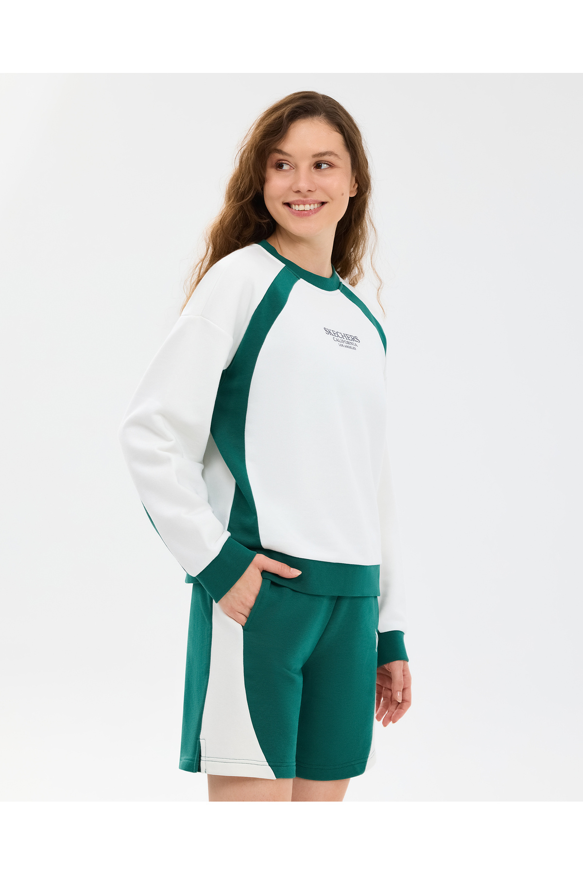 SKECHERS W LW Fleece Loose Fit Sweatshirt Kadın Beyaz Sweatshirt S2610028-3855 görsel 2