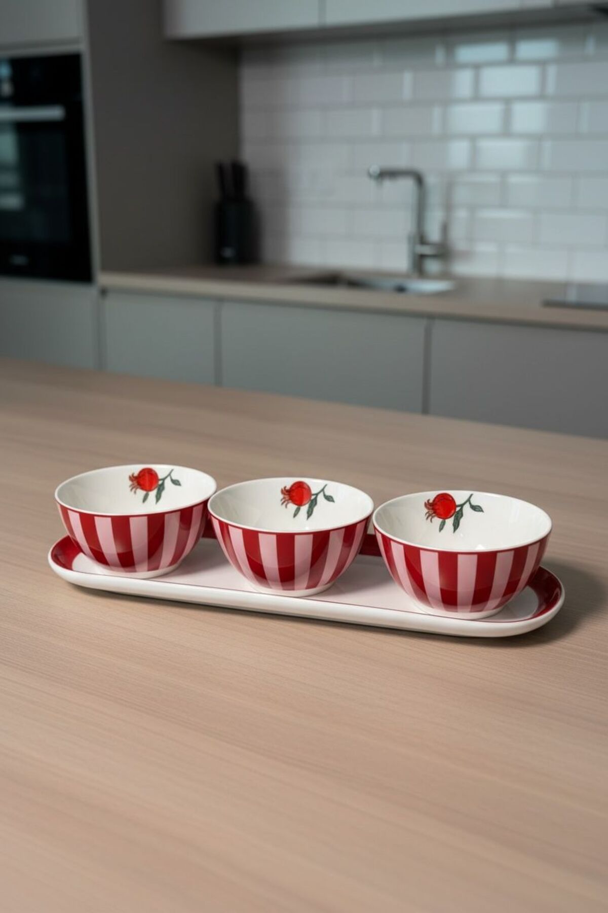 Nar Detaylı Porselen Kayık Tabak | 3’lü Kase Seti – Tepsili Sunumluk Set