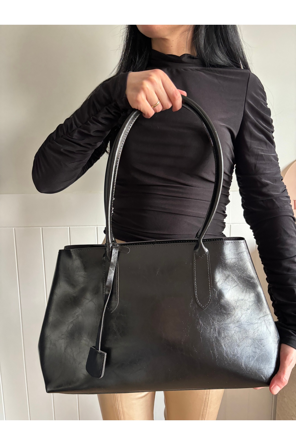 Women's Black Eda Model Shiny Leather Accessory Detailed Shoulder Bag -Zippered