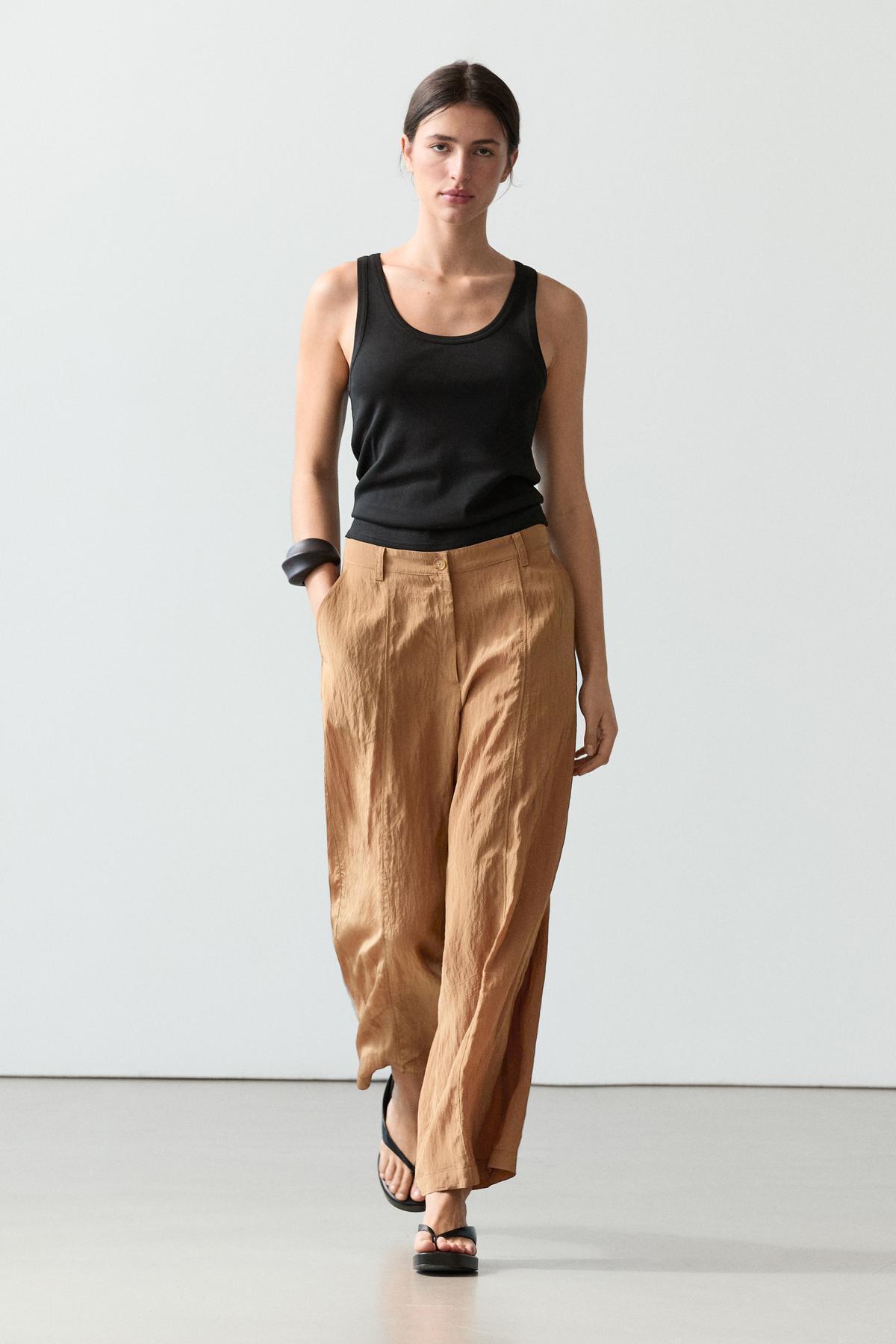 Lightweight barrel fit pants
