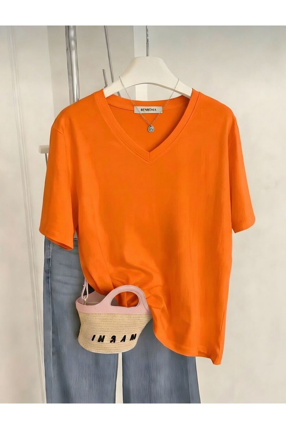 DM DOLCE MORE T-SHIRT SA V-IZREZOM I ŠIROKIM KROJEM 3VQ4