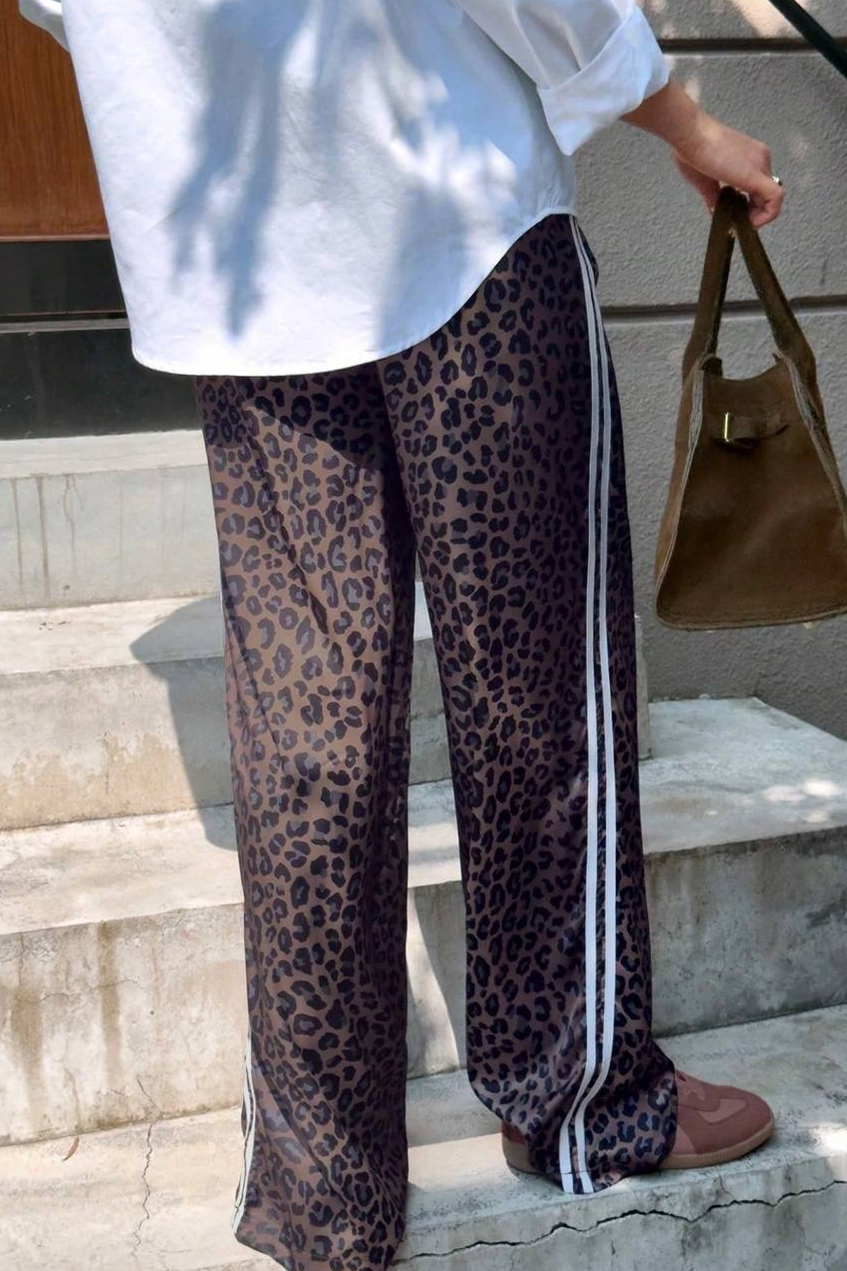 İlayda Toprak Prep Kahverengi Leoper Desenli Şeritli Baskılı Baggy Beli Lastikli Bağcıklı Eşofman Altı görsel 8