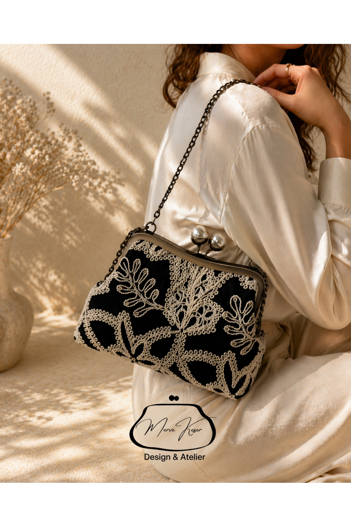 MK Siyah Dantel İşlemeli Vintage Model Zincir Askılı Abiye Kadın Çanta