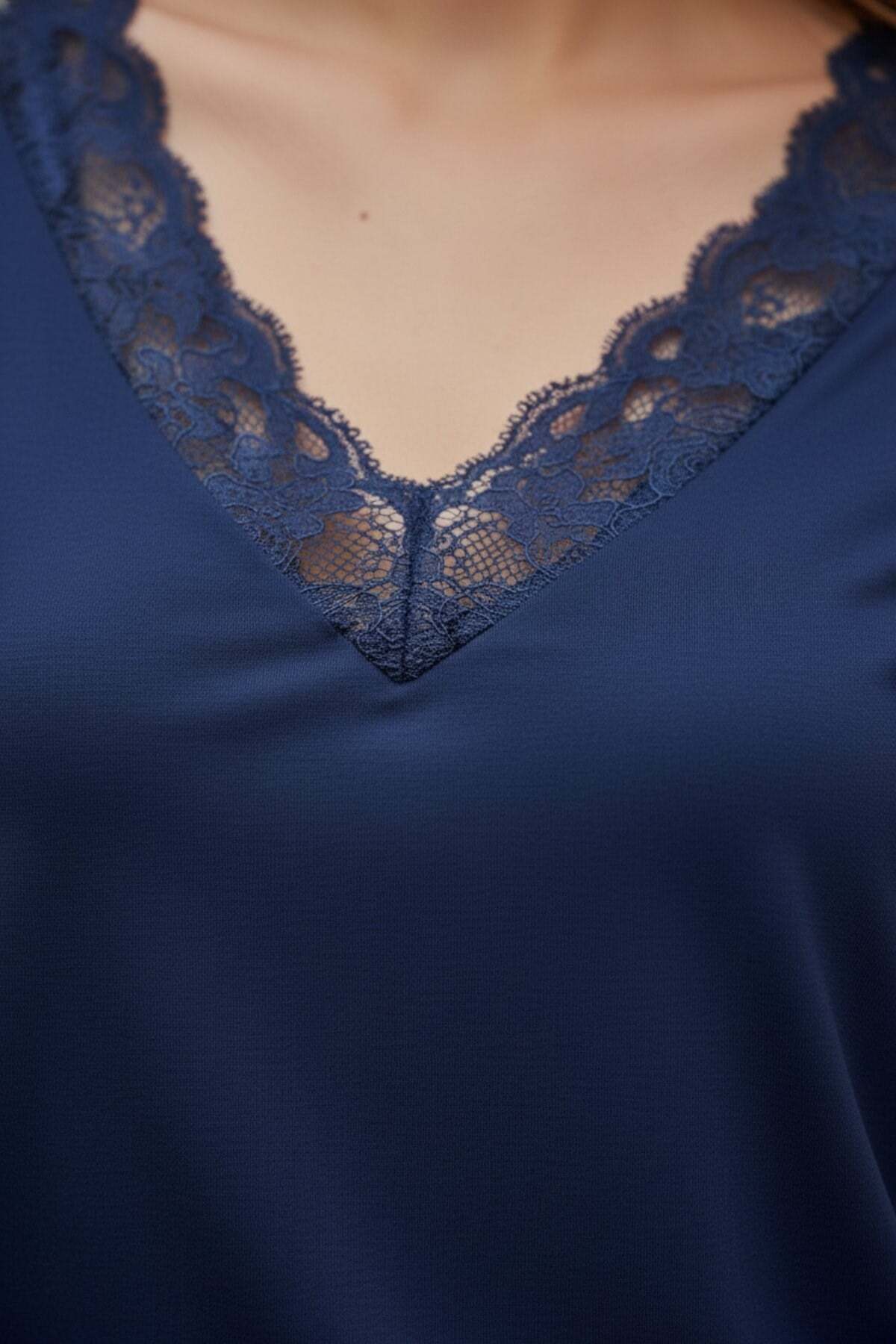Mossta  Kısa Kollu V Yaka Dantelli Viskon Bluz - Lacivert - Görsel 5