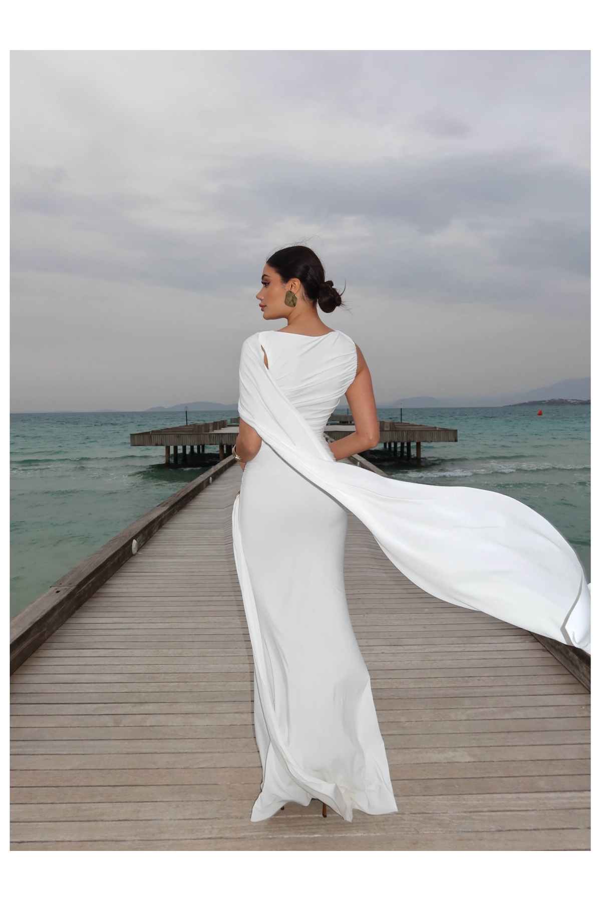 ESRAHELVACI  EH Collection Pelerin Detaylı Drapeli Uzun Elbise - Görsel 5