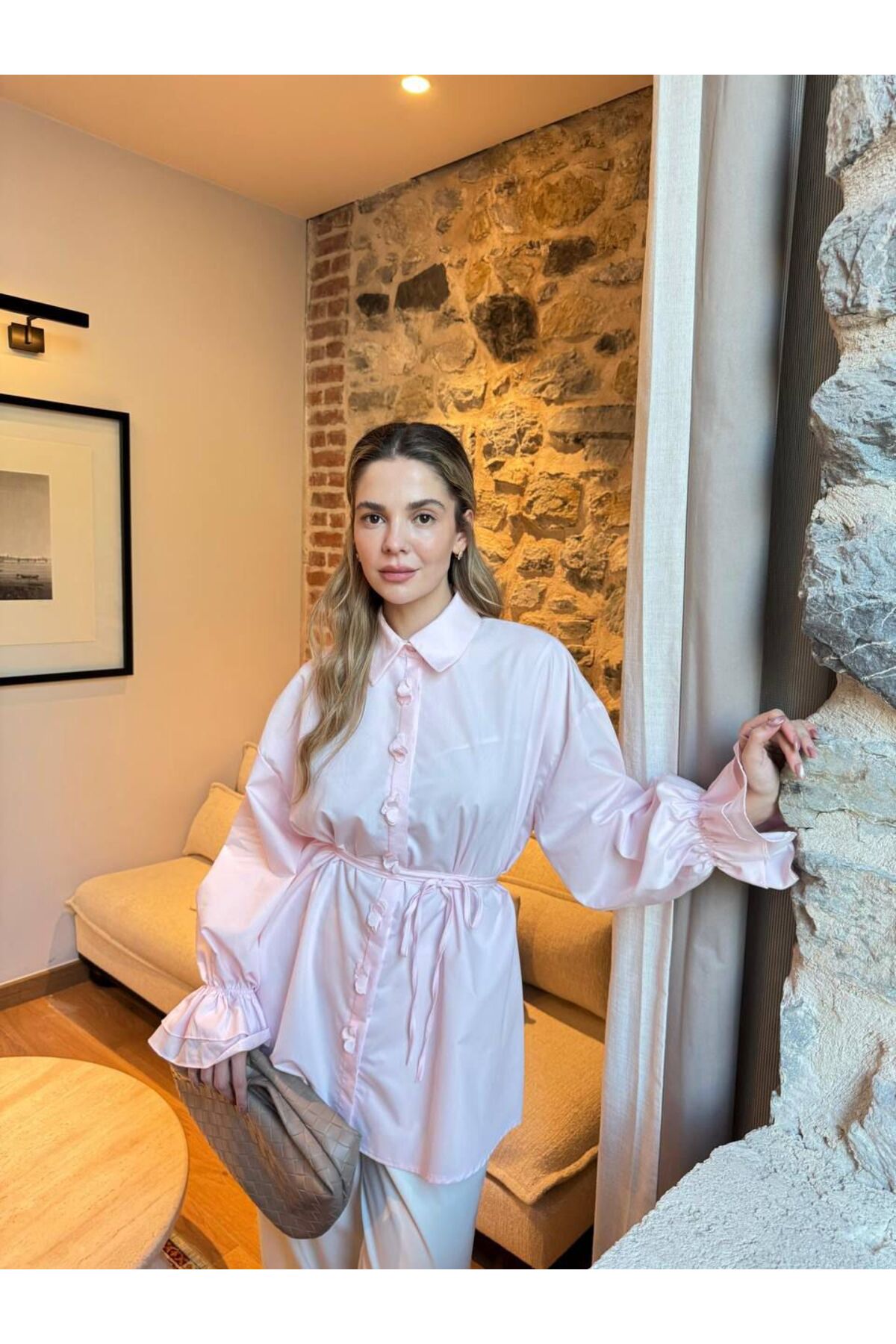 Feliz  Büzgü Kol ve Çiçek Detaylı Gömlek - Görsel 4