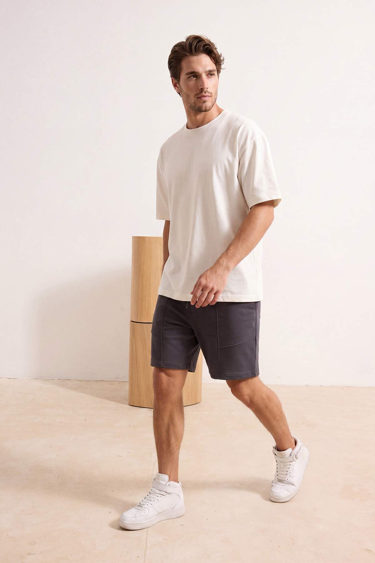 Trendyolmilla Man Füme Regular Fit Parça Dikişli Örme Şort & Bermuda TMNSS26SR00020