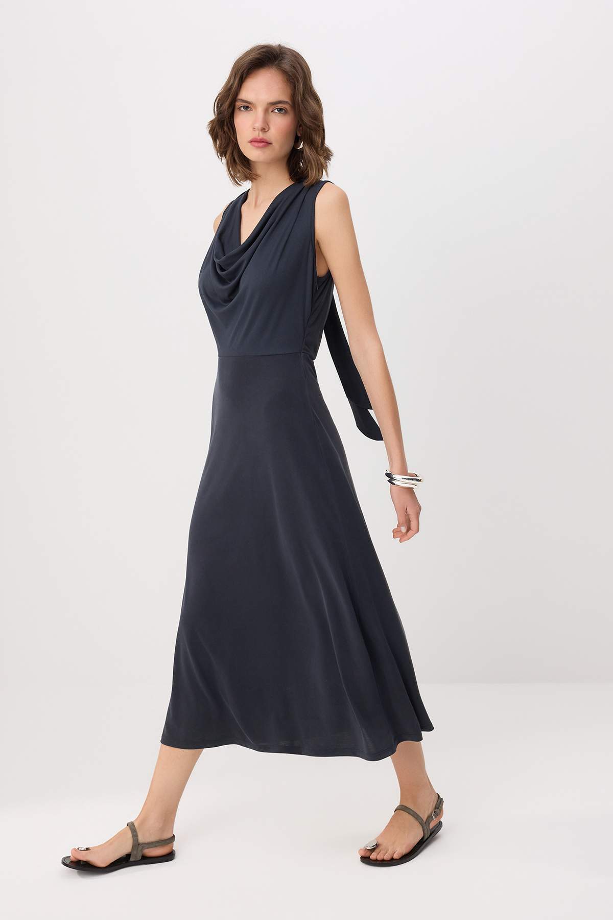 Trendyolmilla More Sustaniable Antrasit A-Kesim/Çan Form Degaje Yaka Modal Premium Örme Elbise TWOSS26EL00475