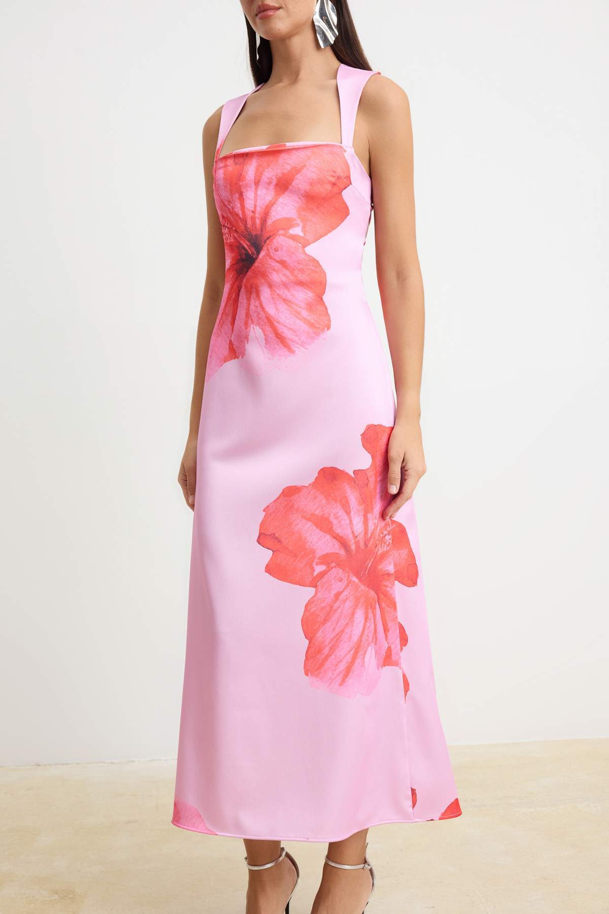 zensku-floral-maxi-haljinu-bez-rukava