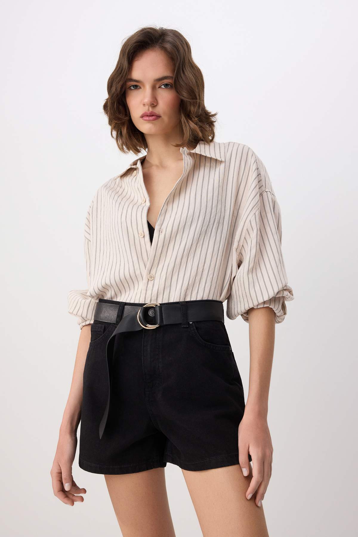 Trendyolmilla Siyah Yüksek Bel %100 Pamuk Denim City Şort TWOSS26SR00050