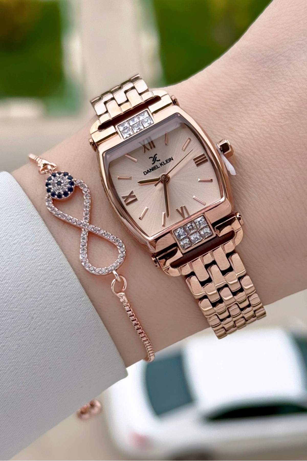 Daniel Klein Rose Renk 24 mm Hediye Paketli Kadın Kol Saati