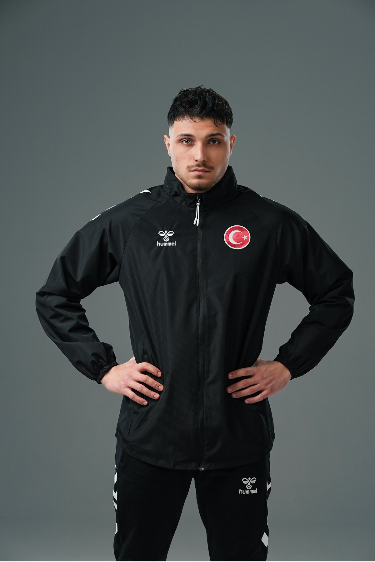 بارانی تیم ملی لاین مشکی هامل بارانی اسپرت hummel
