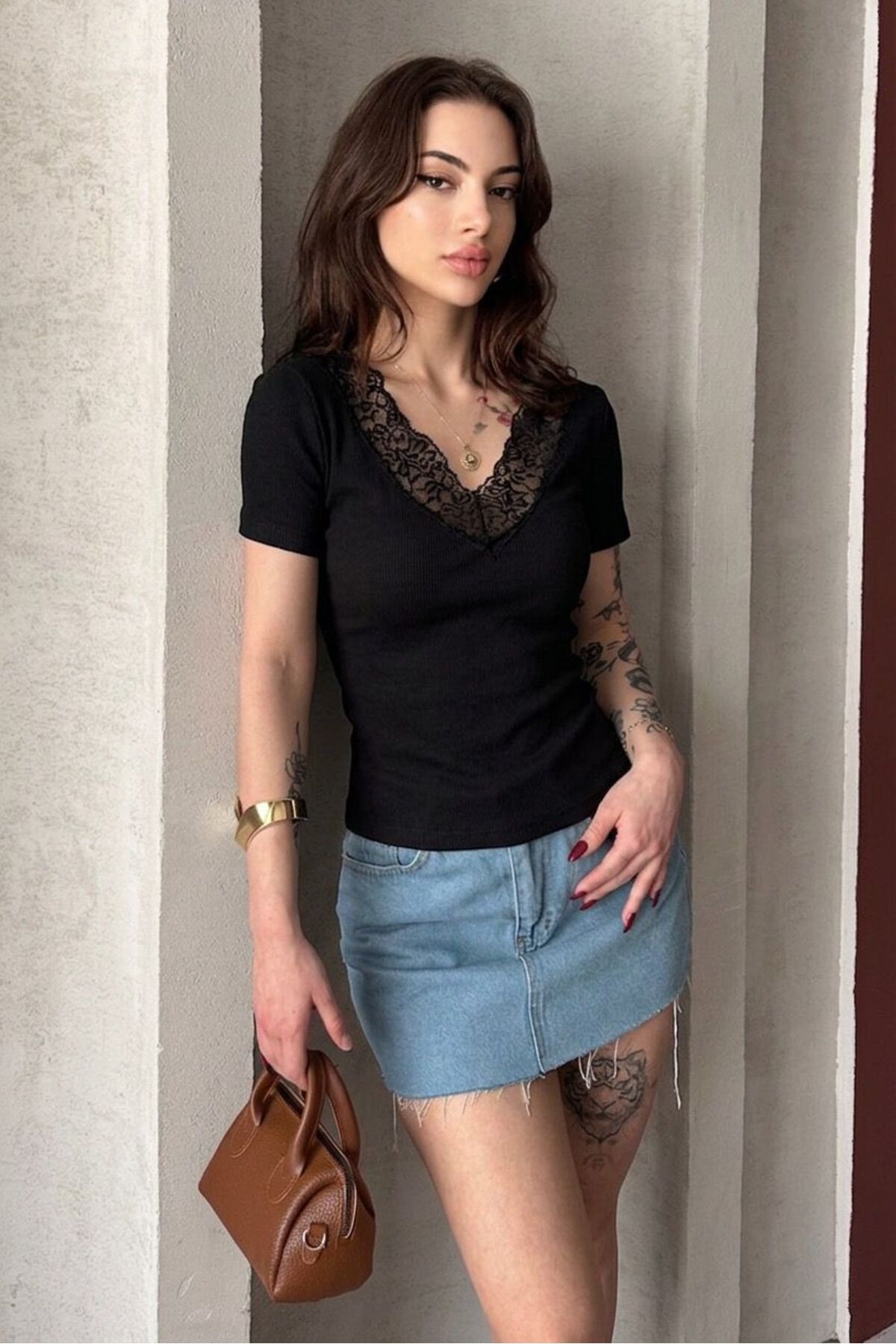 Chicup Aura Ženska čipkasta bluza sa V-izrezom i rebrastim pletenim dizajnom