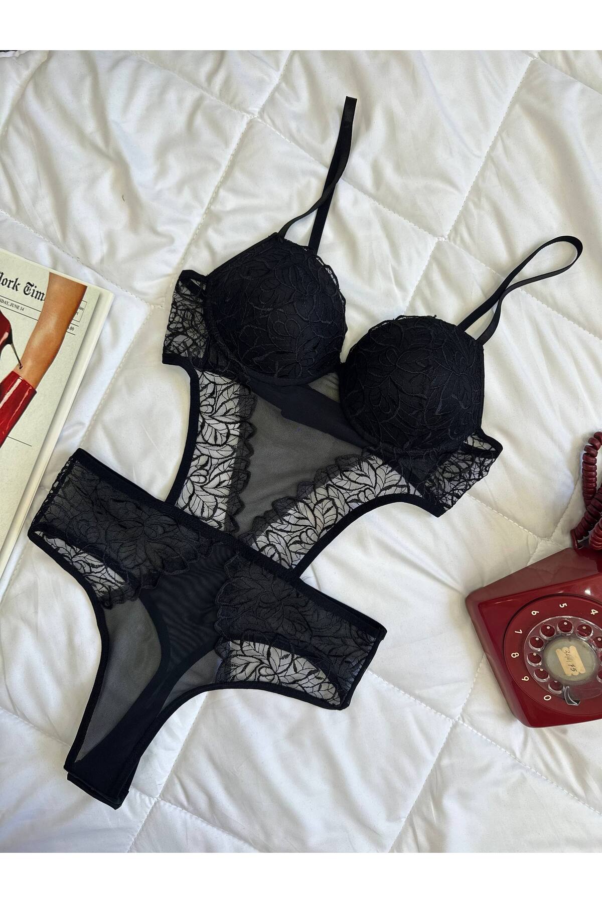 Women's Black Lace Underwire Supported Neckline Transparent Tulle Body Filled Lingerie