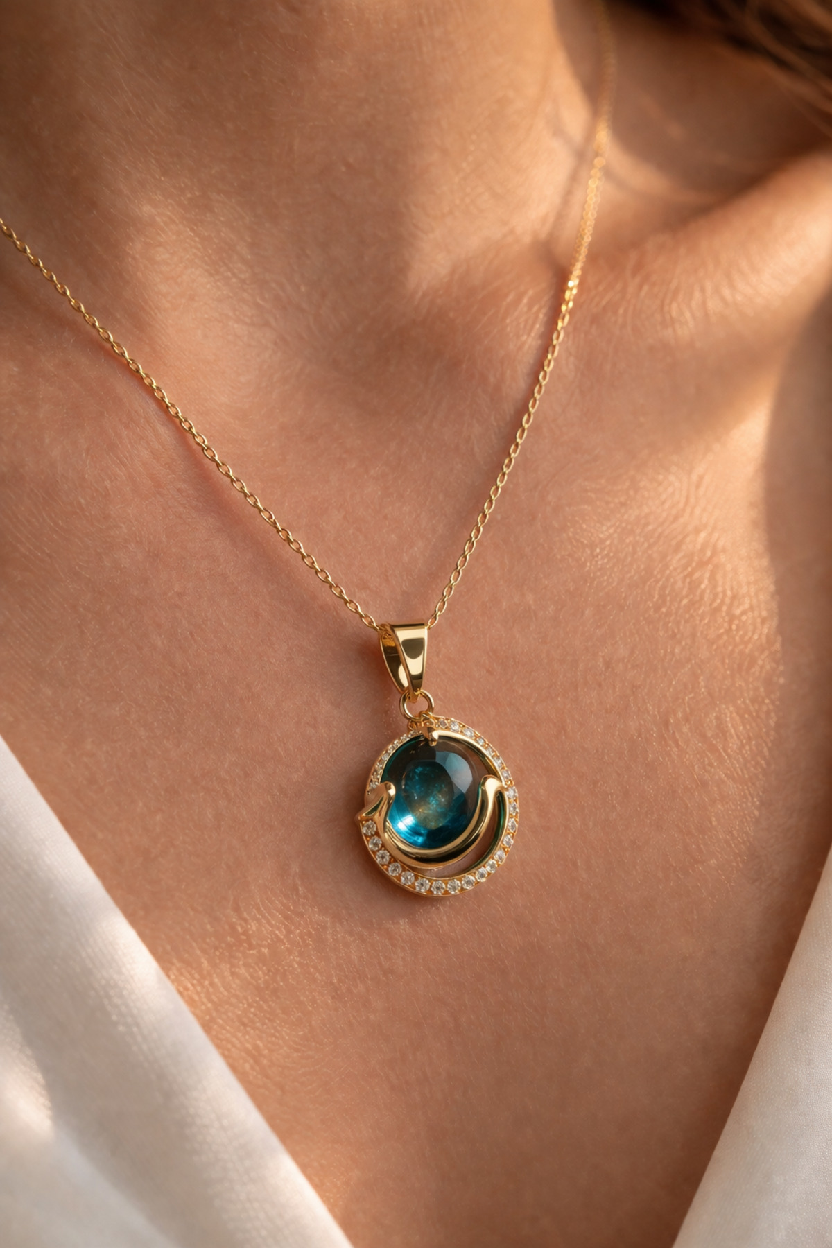 Mavi Hilal Kolye görsel 4