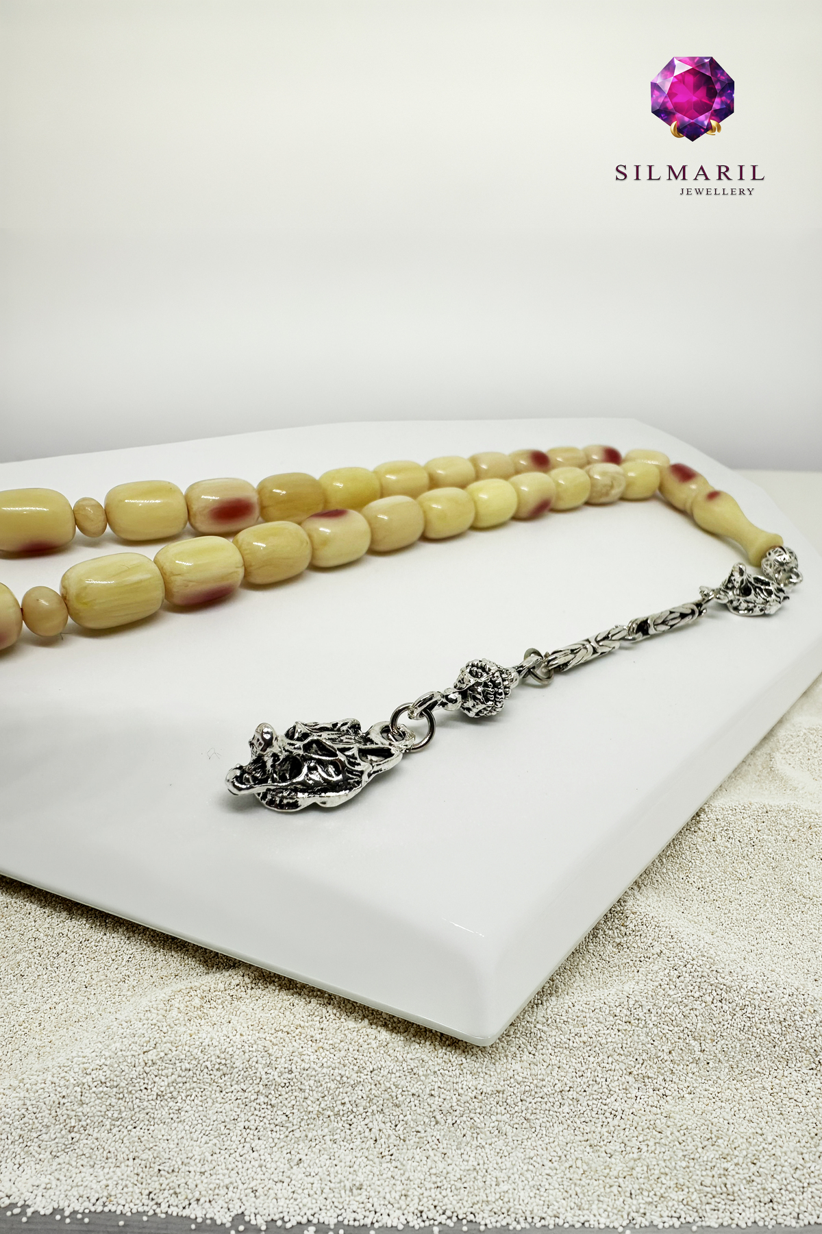 Benekli Kanayan Bağa Tespih - Sarı Zemin Kırmızı Benek - Sıkma Kehribar - İki Adet Kurt Başı Figürlü — Silmaril Store (5)