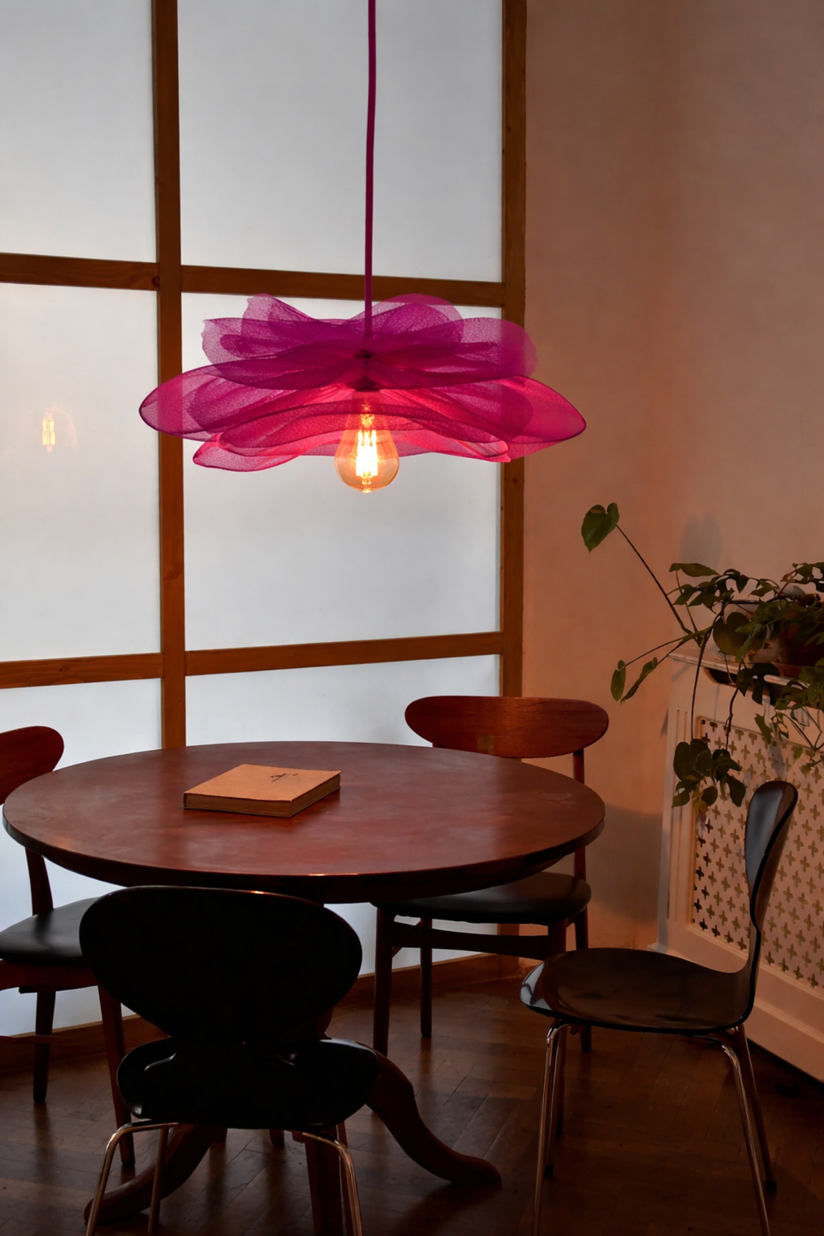 Modern Stylish Fuchsia Wire Chandelier - Living Room and Dining Table Lighting
