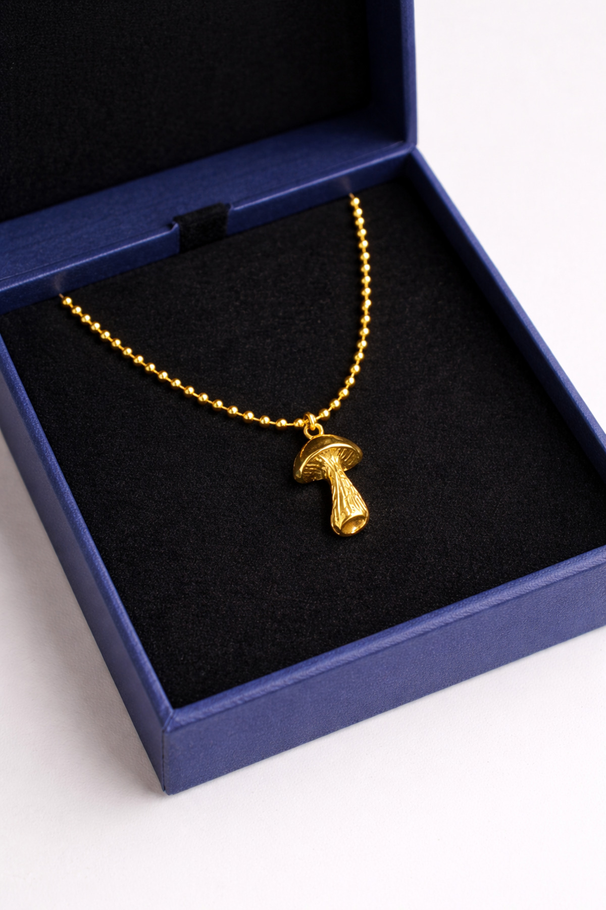 Mantar Charm Top Detaylı Kalın Gold Zincir 45 Cm Kadın Kolye - Detay Görseli 1