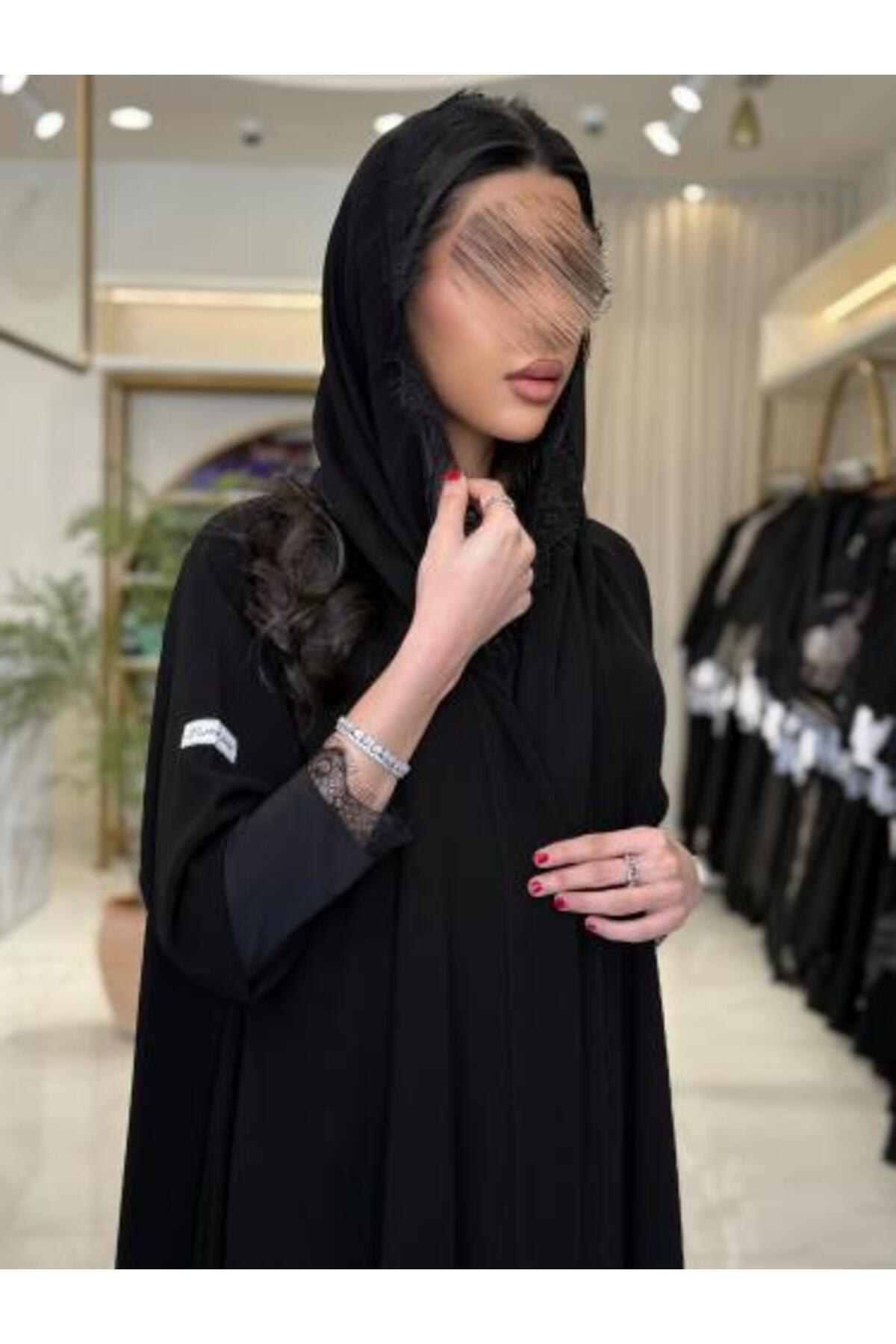 ABAYA ANORA عباءة من قماش الكريب الملكي مع تطريز الدانتيل