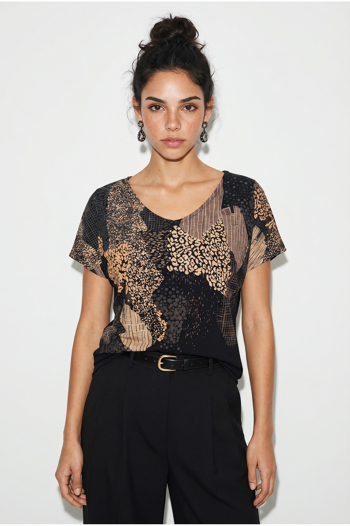 Bianco Lucci Women's V-Neck Print Detailed Relaxed Cut Viscose T-Shirt 60382609