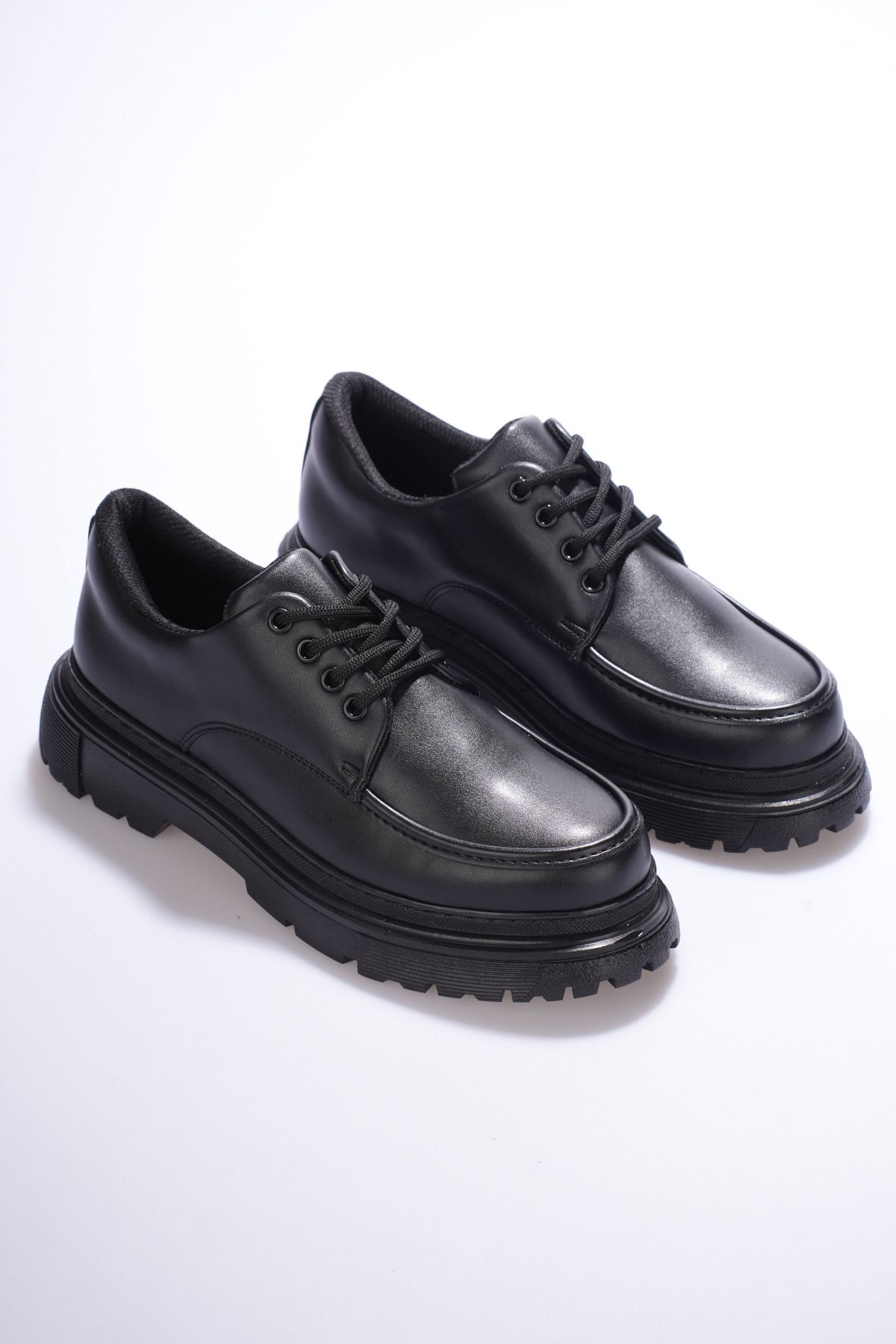 Laced Moccasin Shoes Black