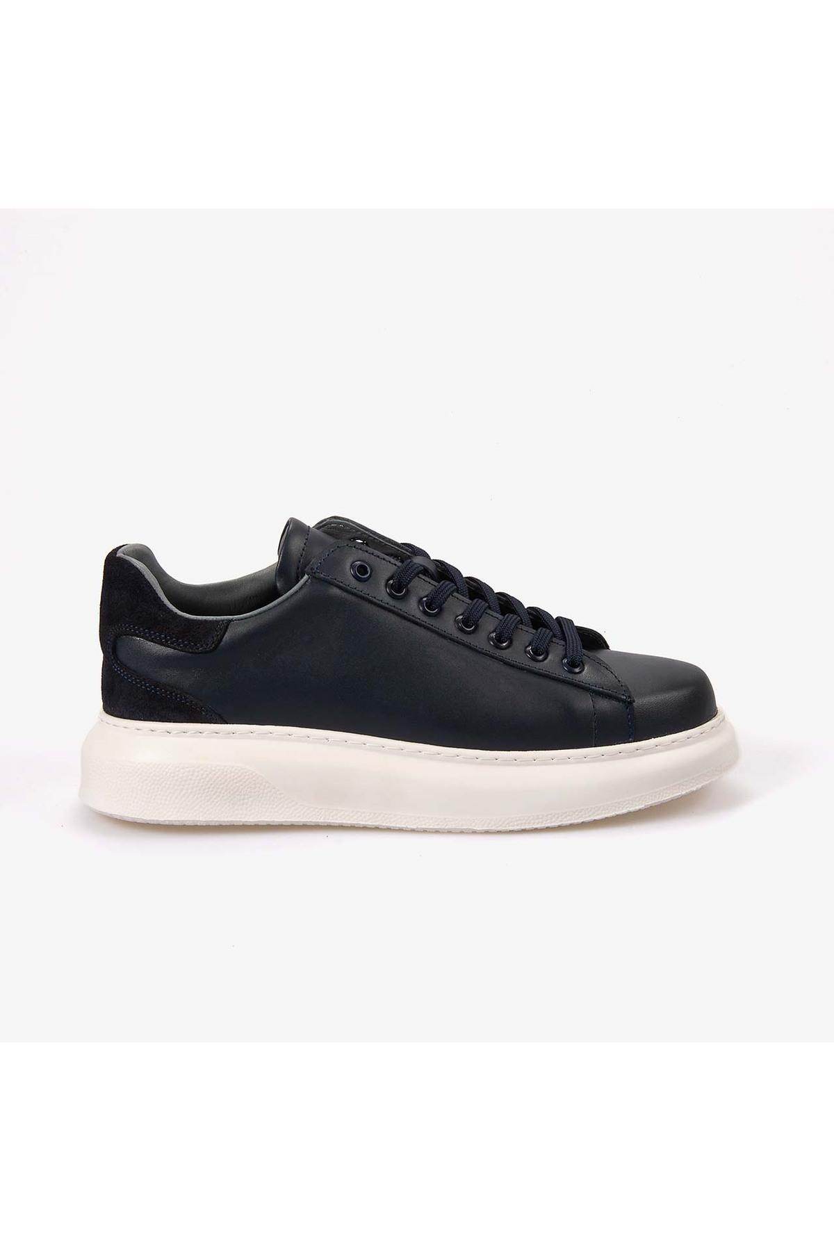 Men's Sports & Sneakers A13301