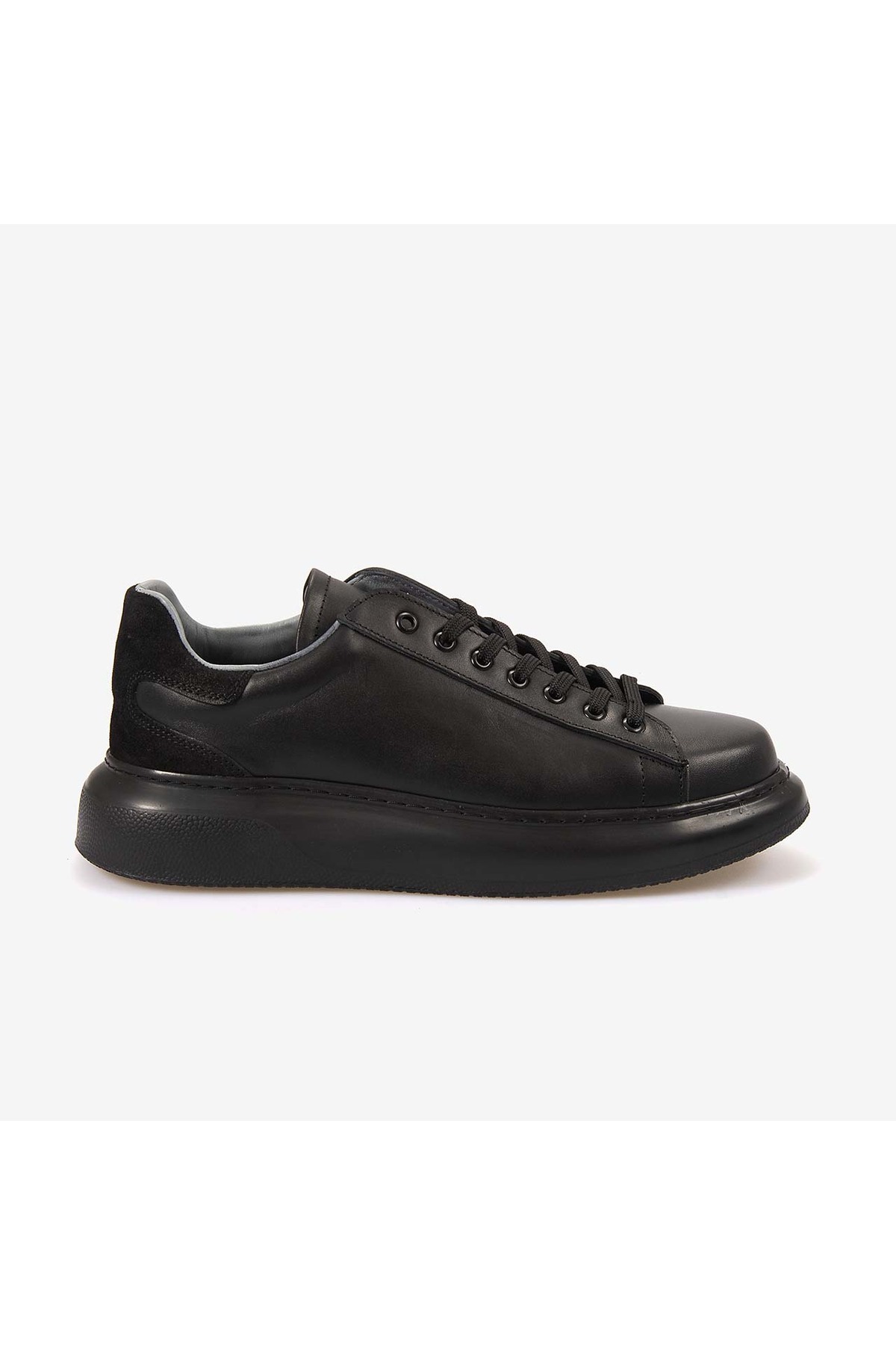 Men's Sports & Sneakers A13301