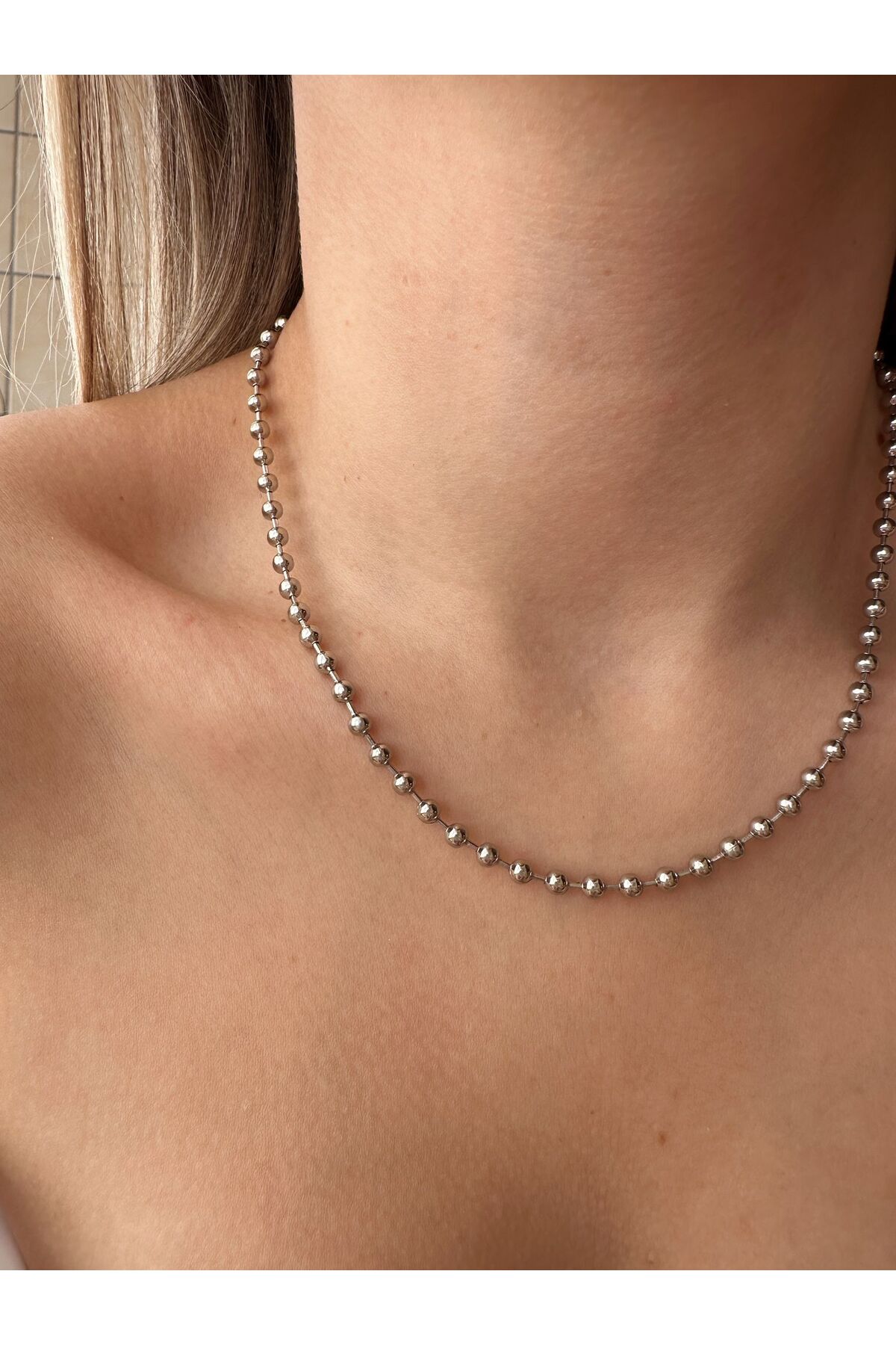 Yıldız Plaka Ve Kırmızı Kalp Charm Top Detaylı Kalın Zincirli 45 Cm Gold Kadın Kolye - Detay Görseli 3